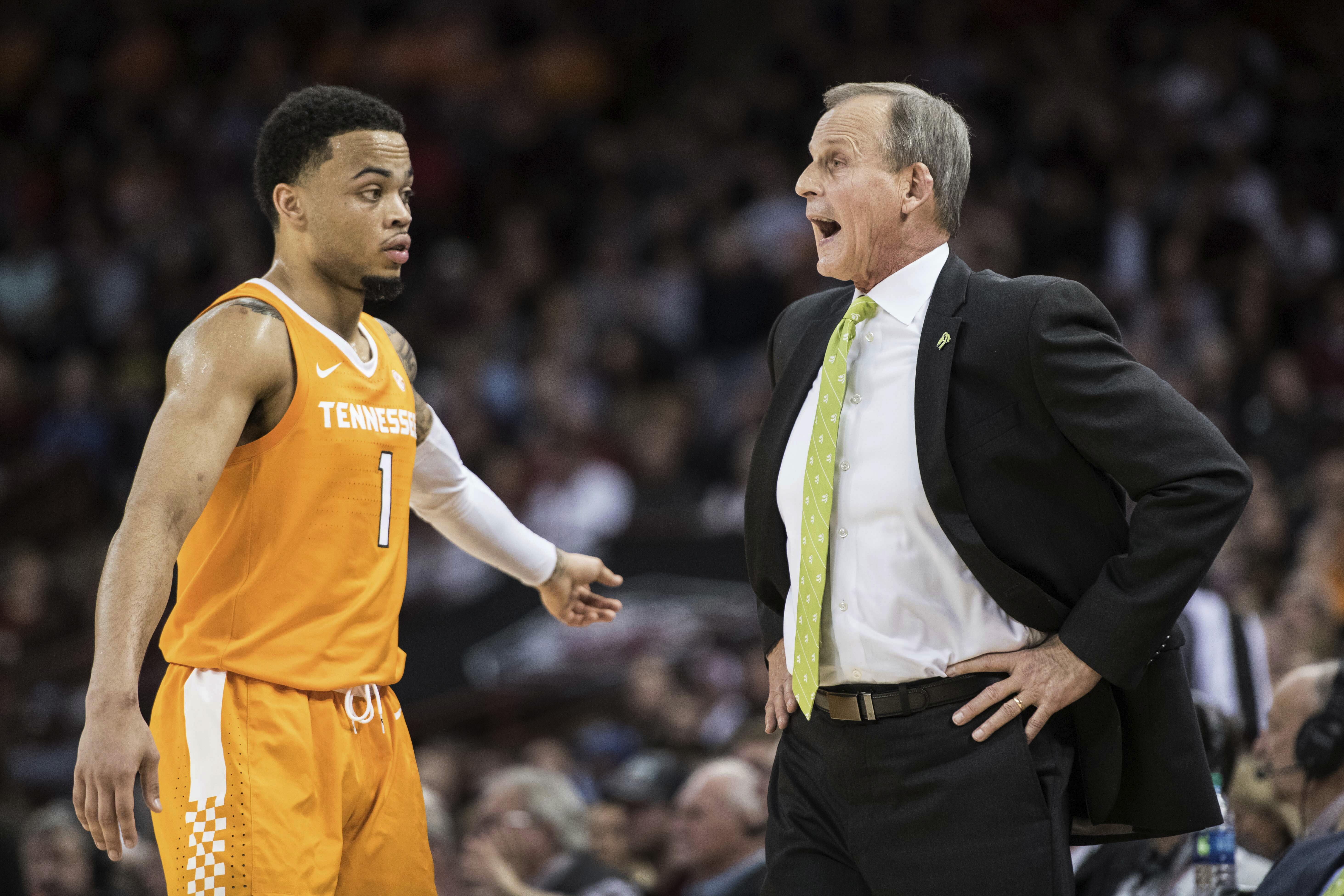 Schofield leads No. 1 Tennessee to win at South Carolina