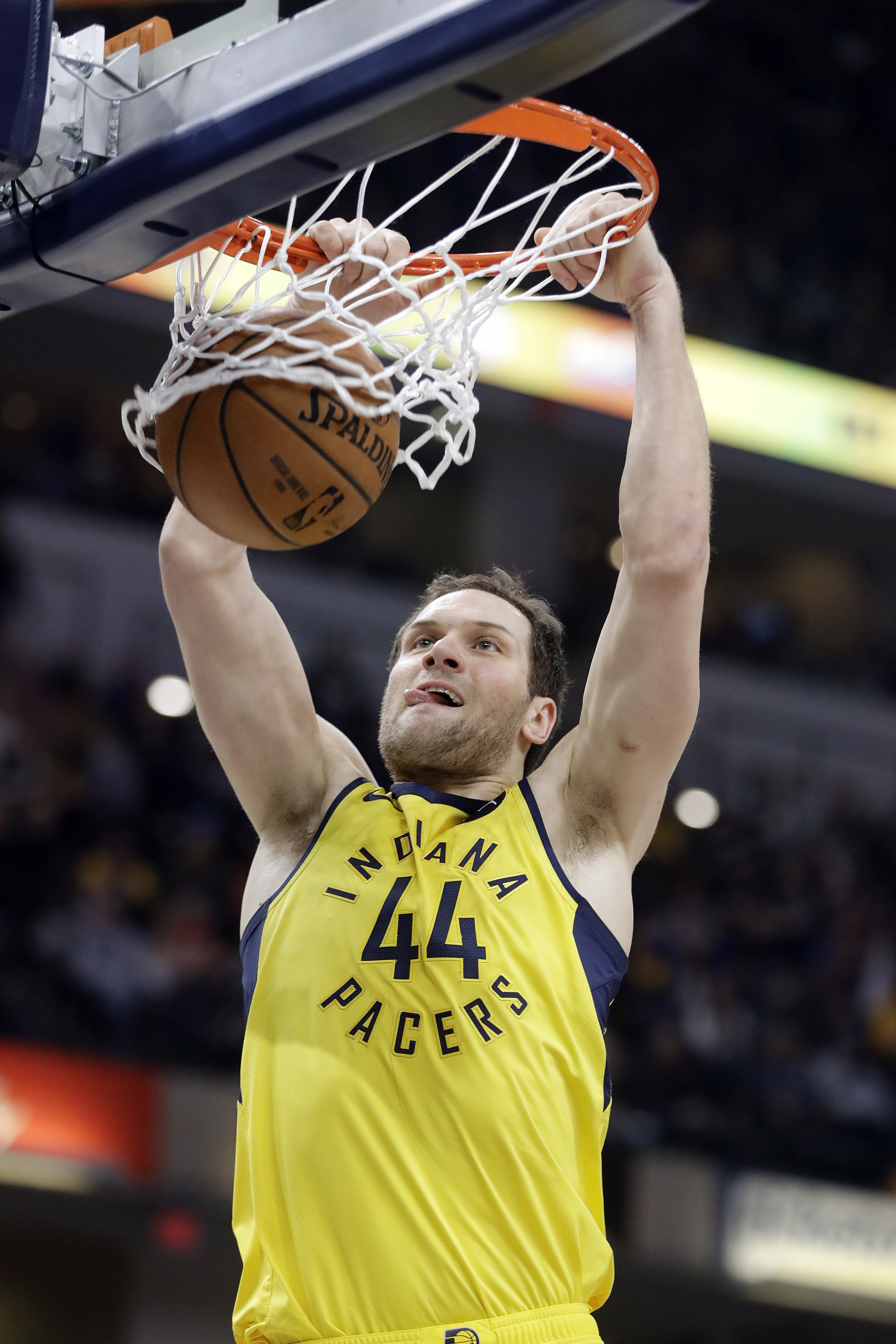 Bogdanovic leads Pacers past Cavaliers for 5th straight win