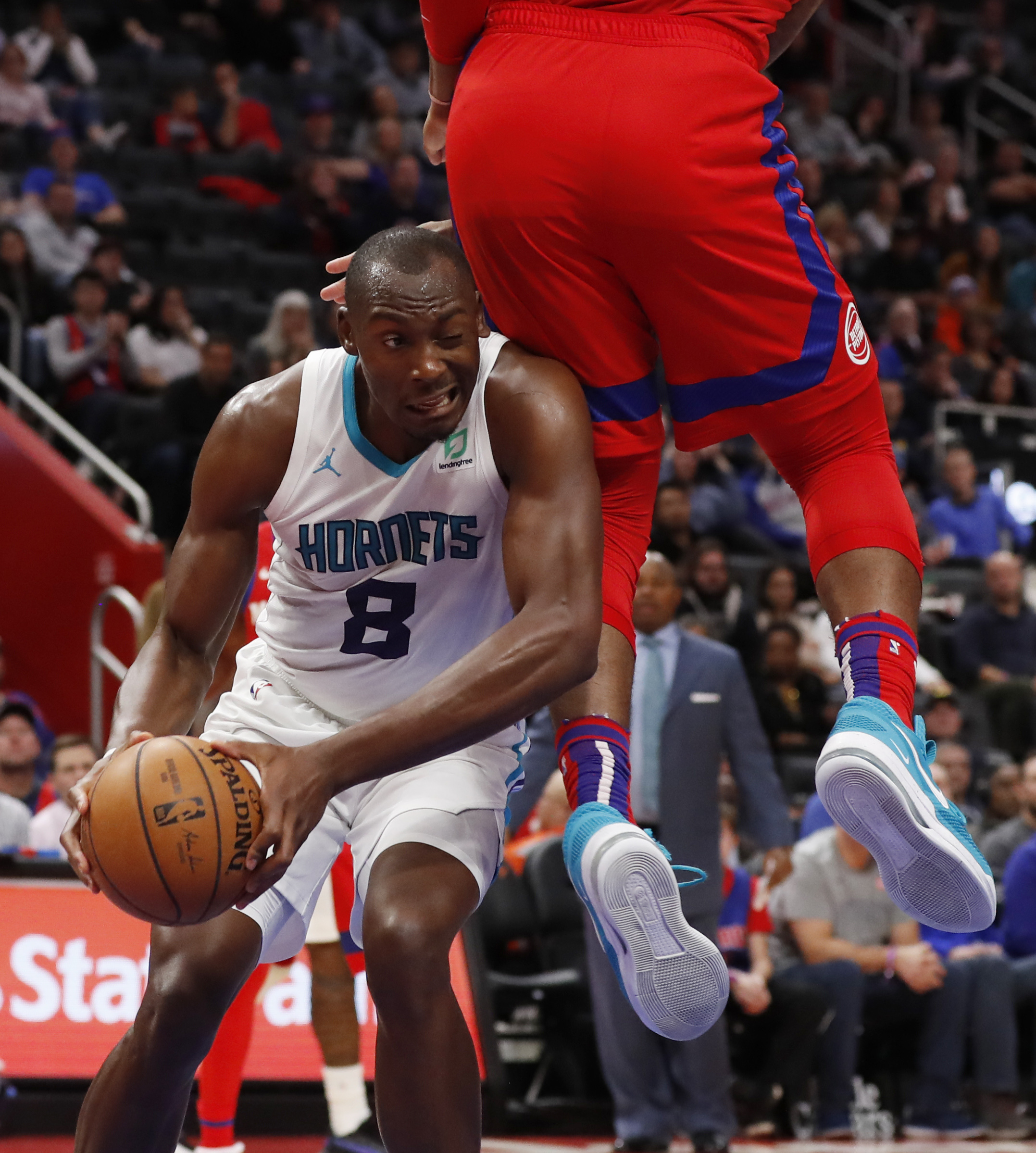 Hornets complete home-and-home sweep of Pistons, 110-107