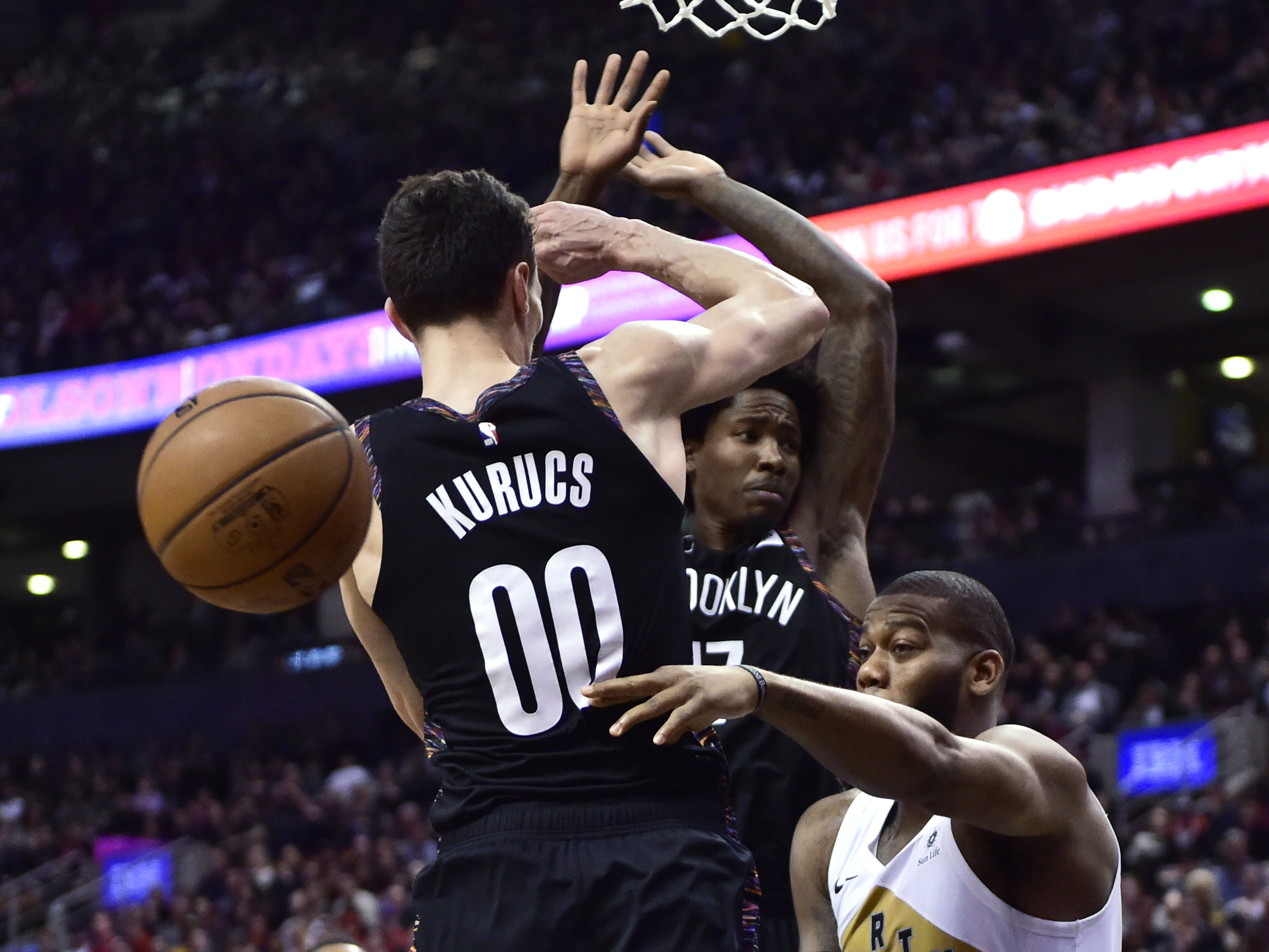 Leonard has 20 points, 11 rebounds, Raptors top Nets 122-105