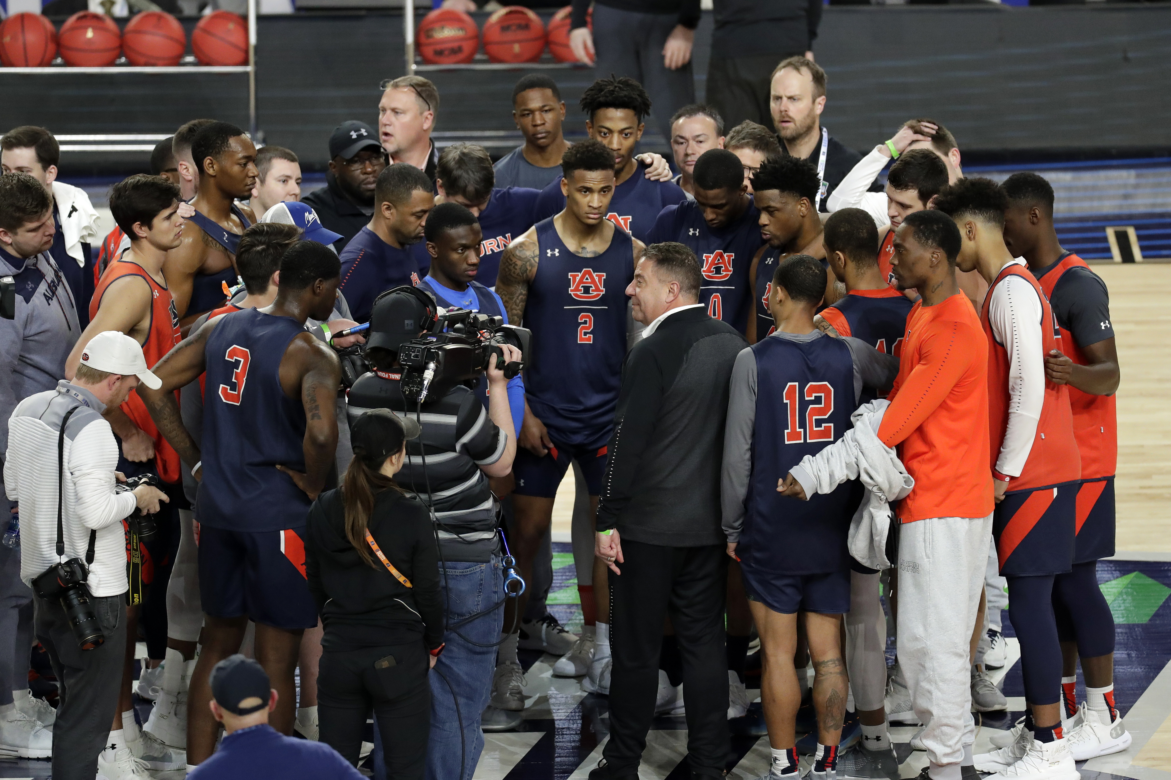 Auburn's Bruce Pearl has sheen of sweat, slime and success