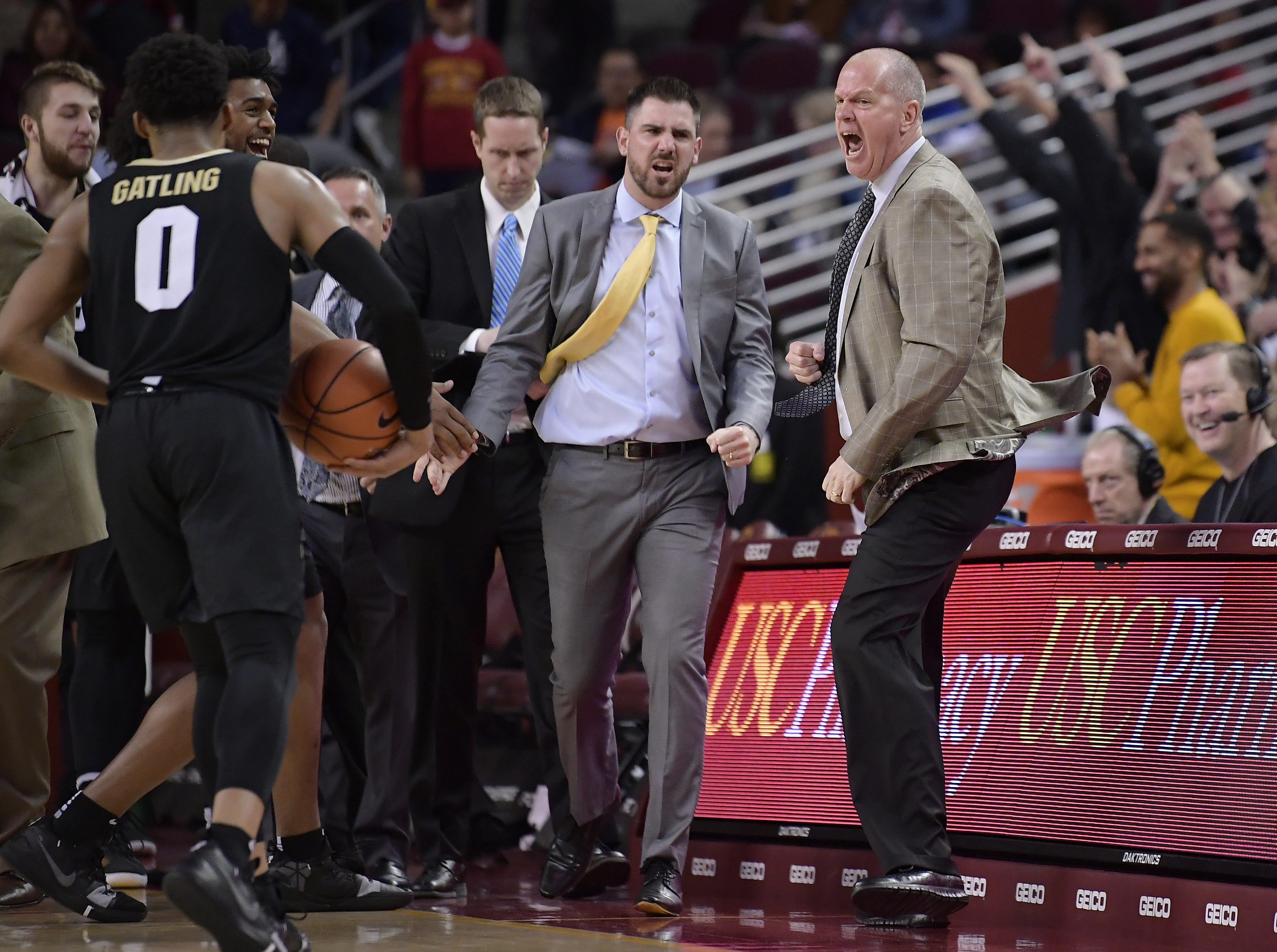 Colorado play down the stretch downs USC, 69-65