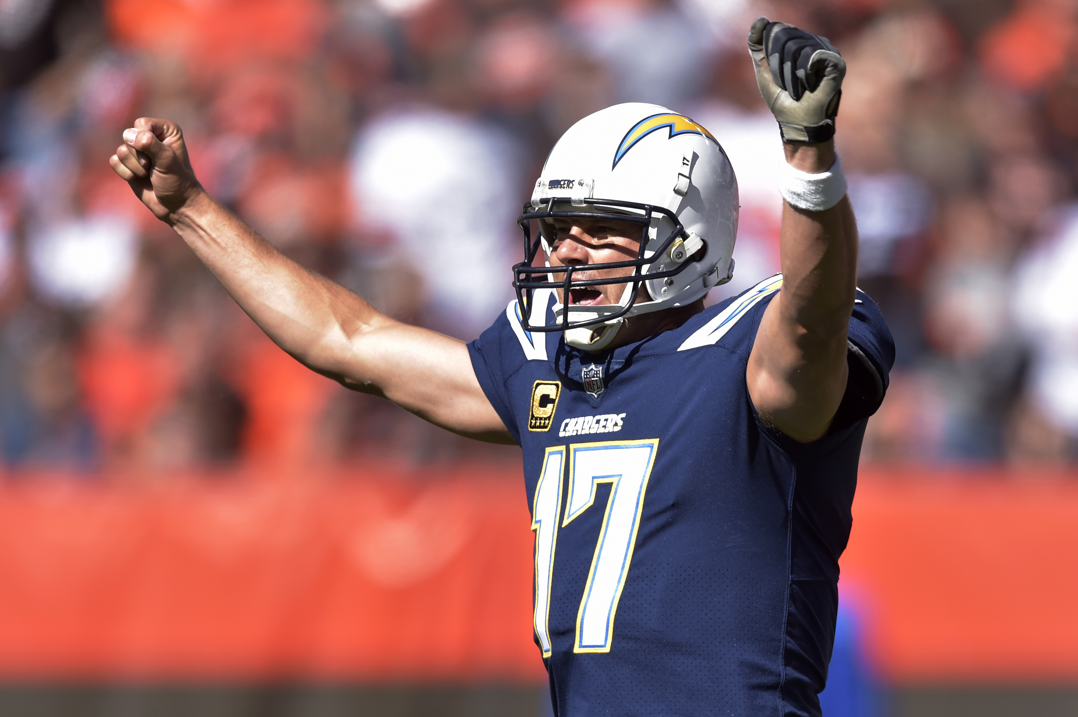 Gordon, Rivers lead Chargers to 38-14 blowout of Browns