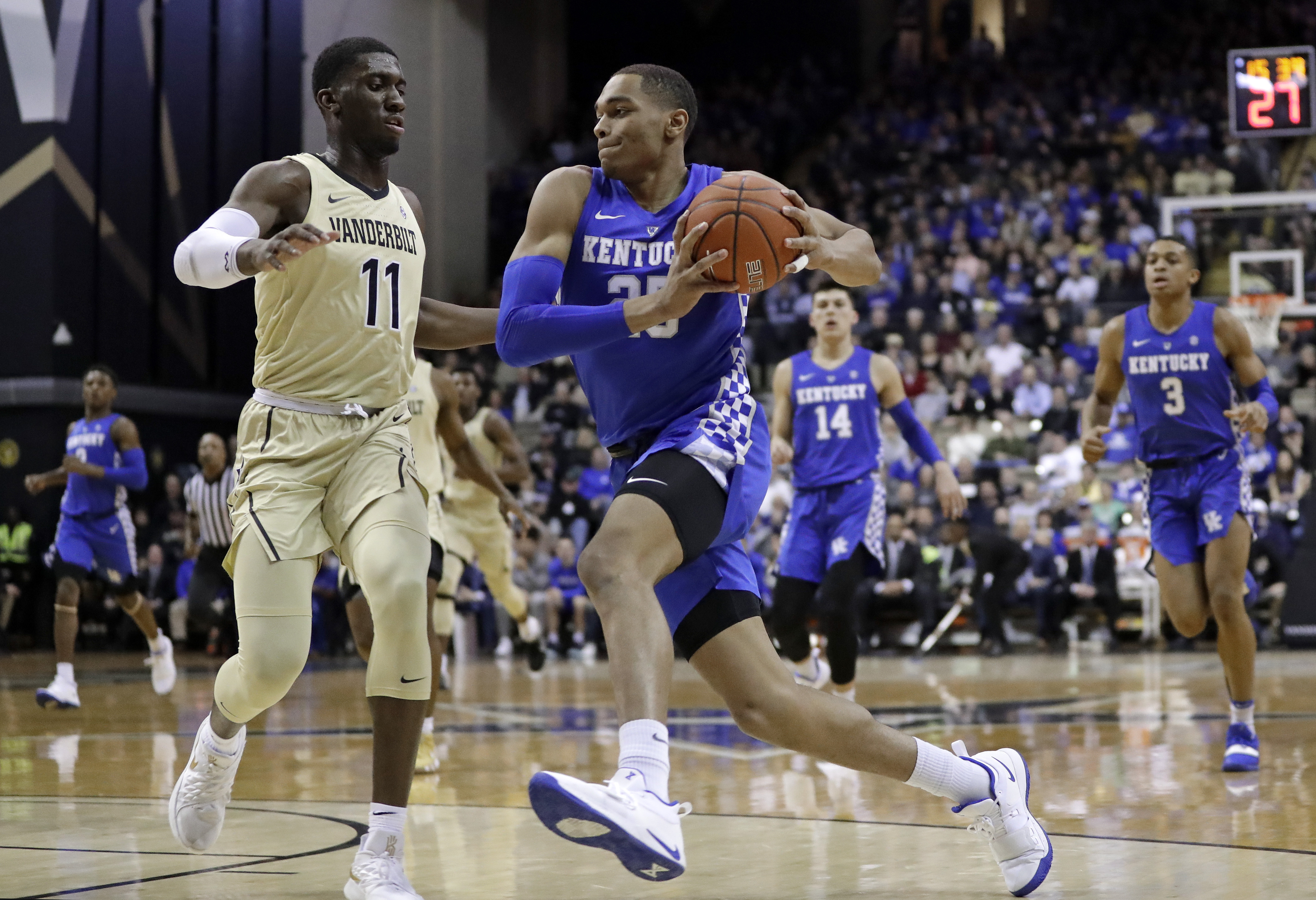 Washington scores 26 as No. 7 Kentucky routs Vandy 87-52