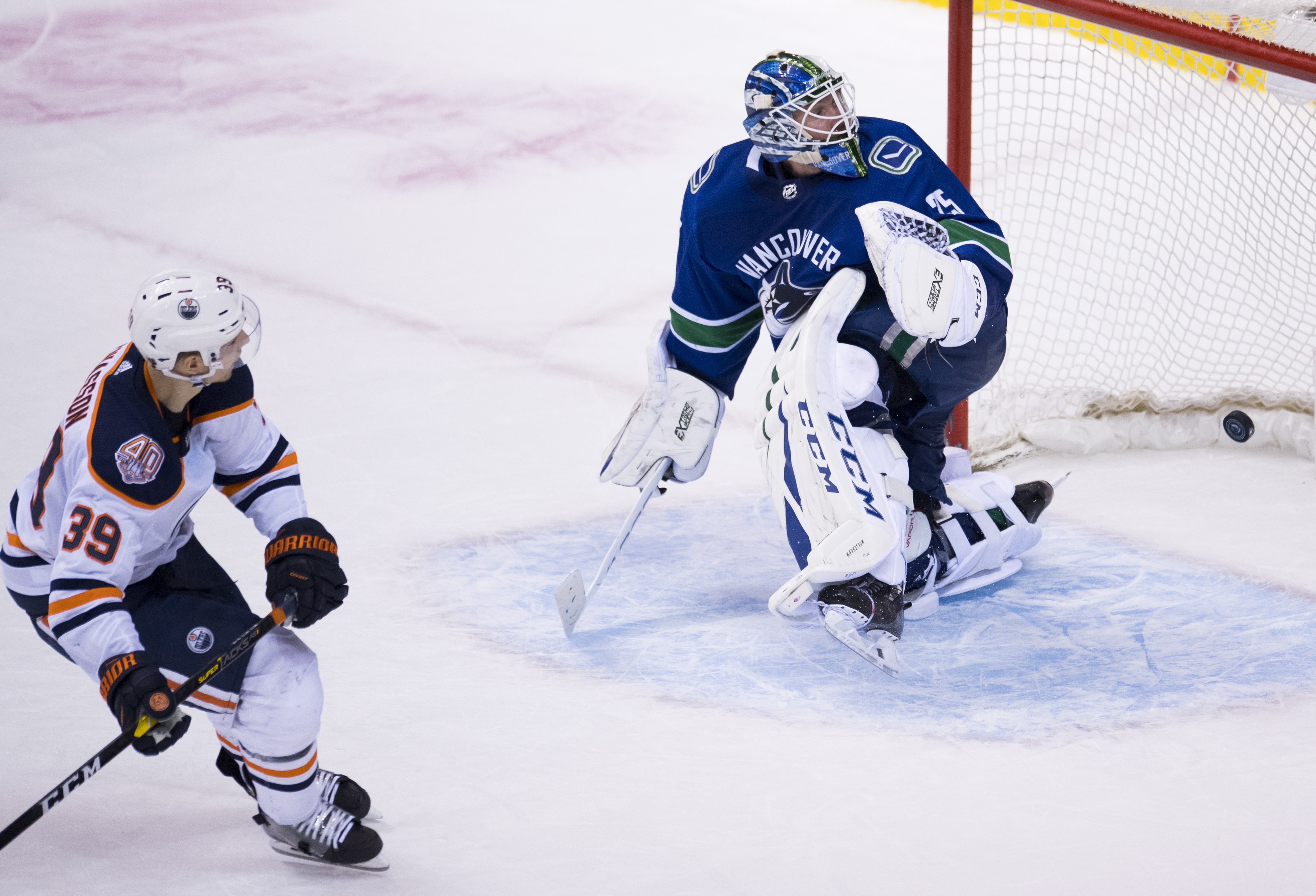 Chiasson scores in shootout, Oilers outlast Canucks 3-2