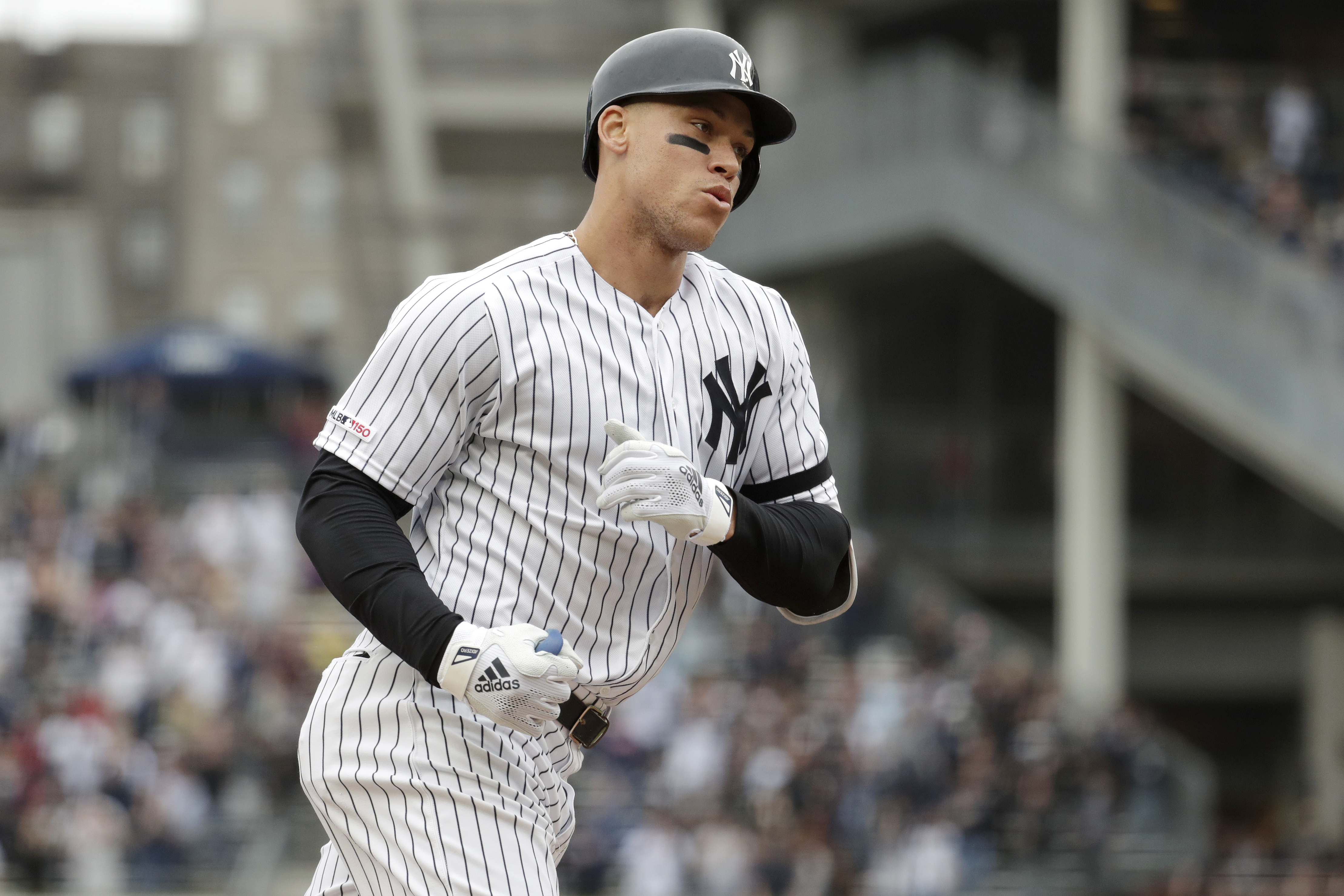 Yankees star Aaron Judge exits early with undisclosed injury