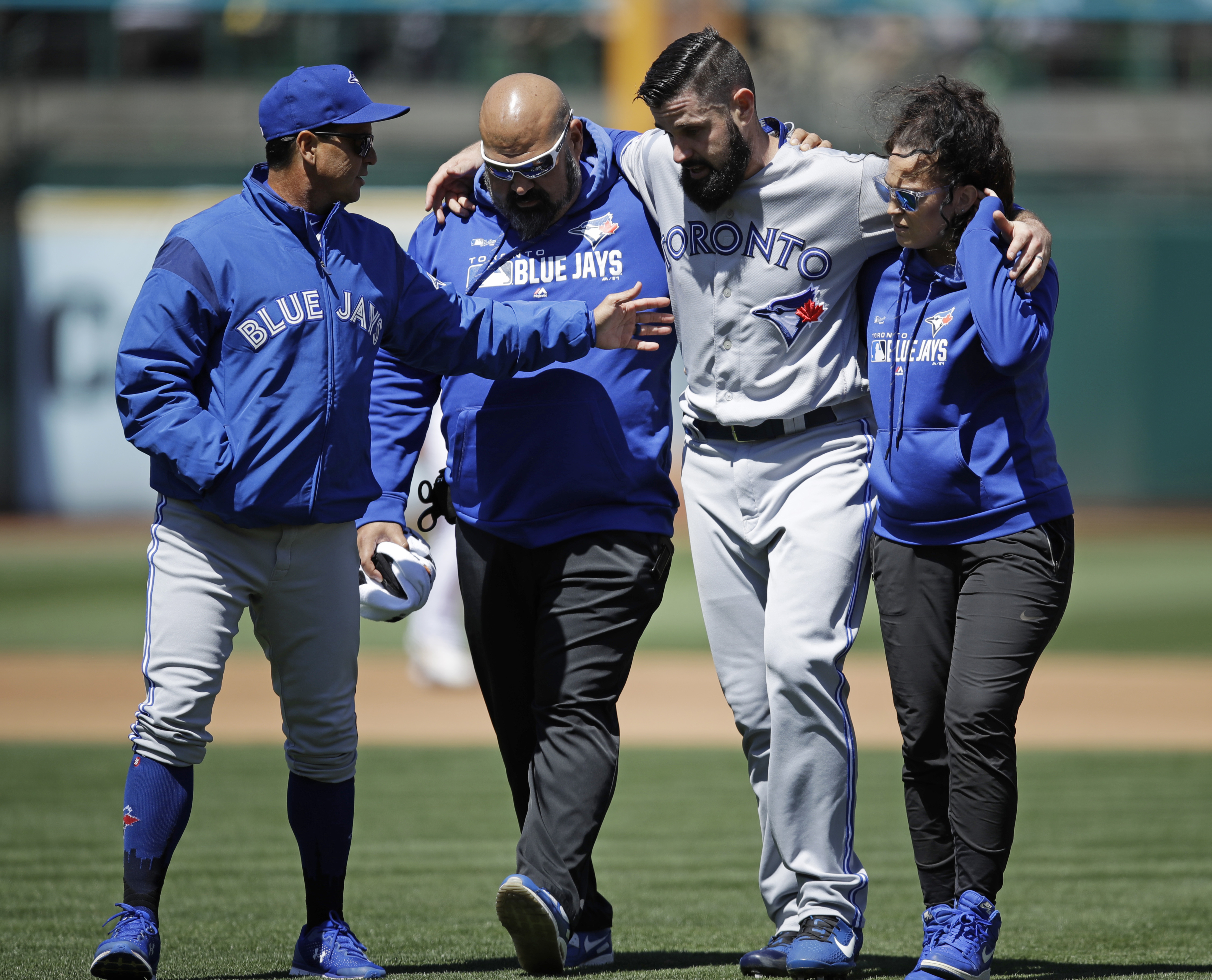 Blue Jays put RHP Shoemaker on injured list with knee sprain