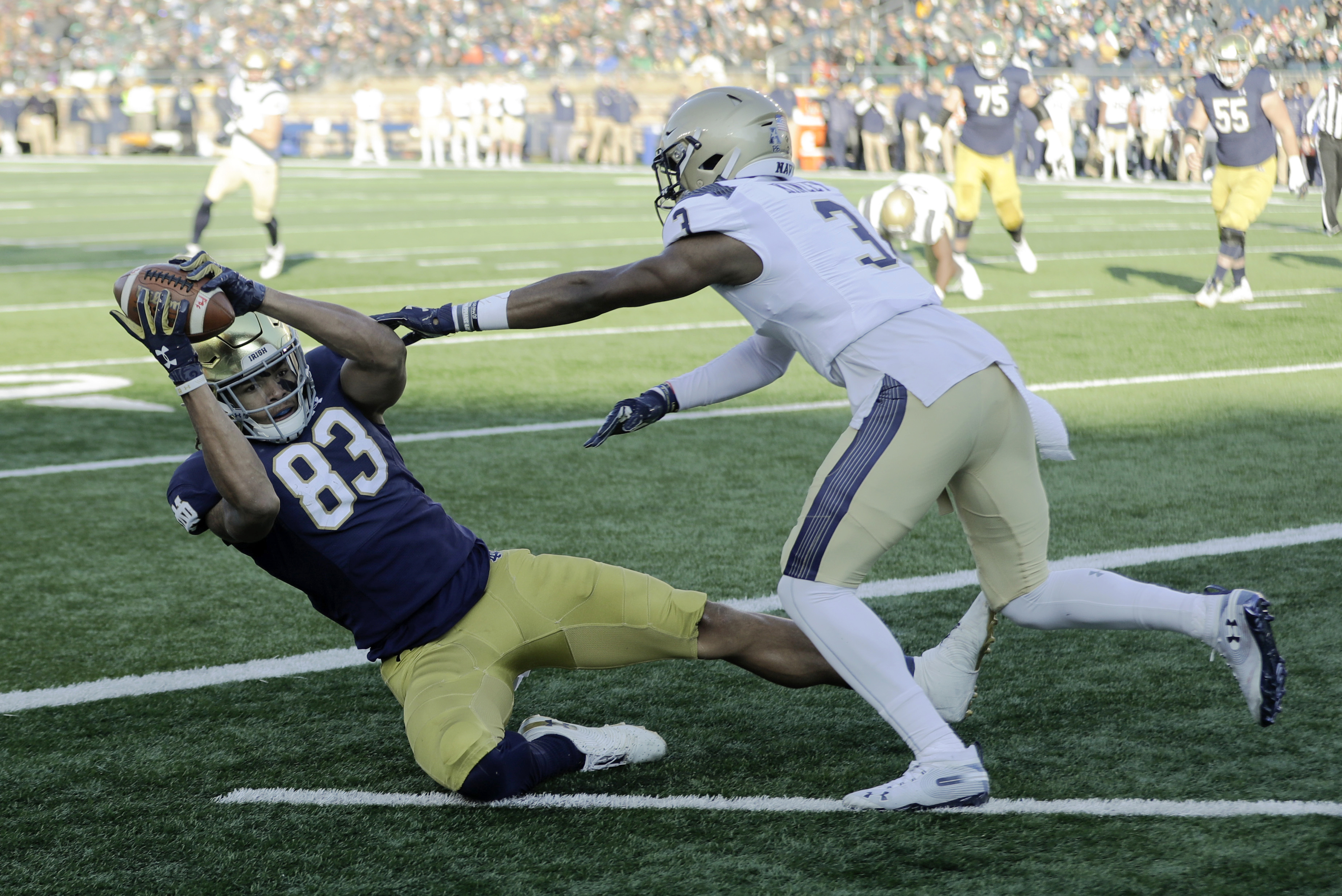 Claypool catches 4 TDs as No. 16 Notre Dame rout Navy 52-20