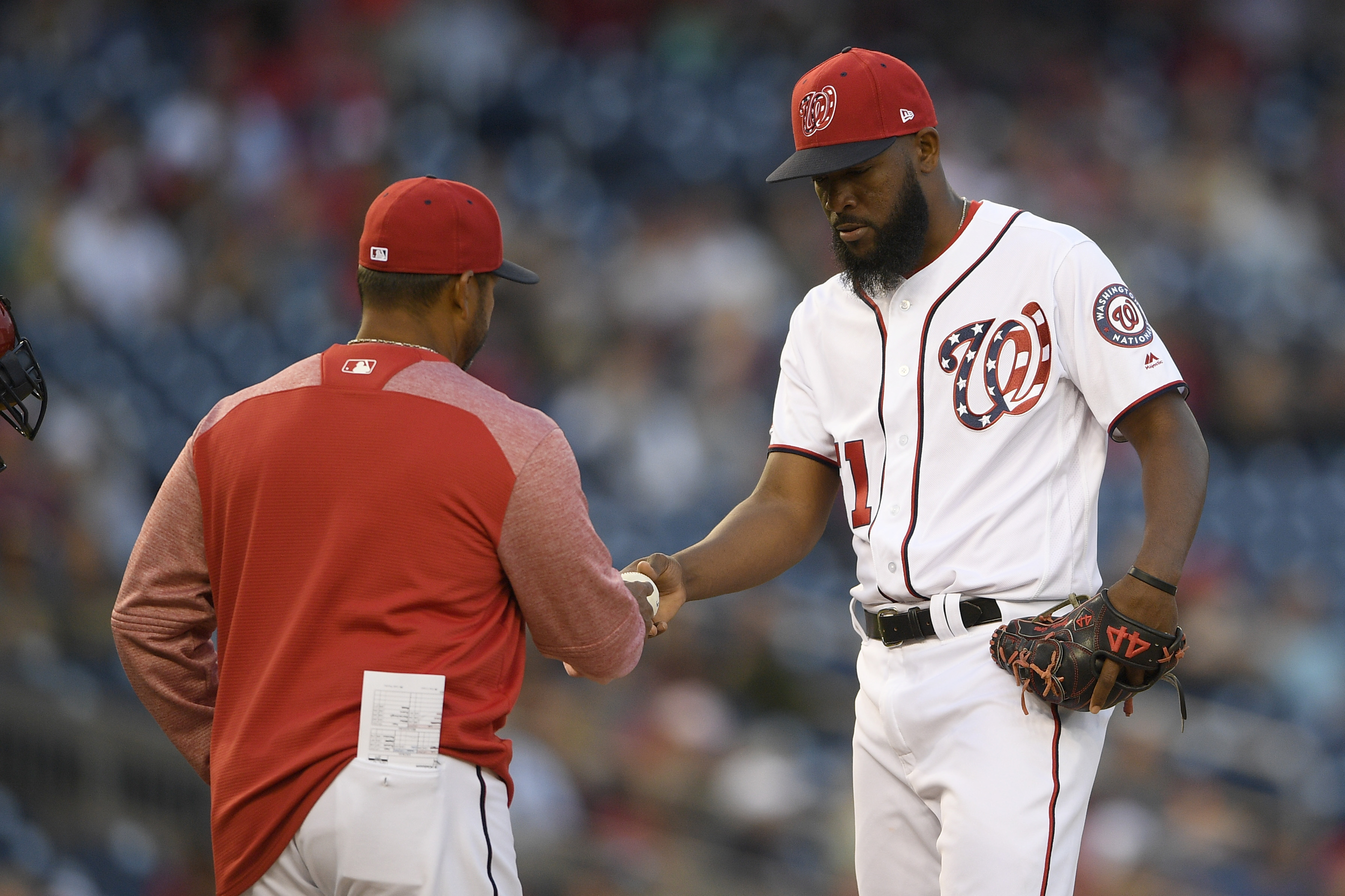 Padres use 6-run 10th to beat Nats 8-3, win 5th straight