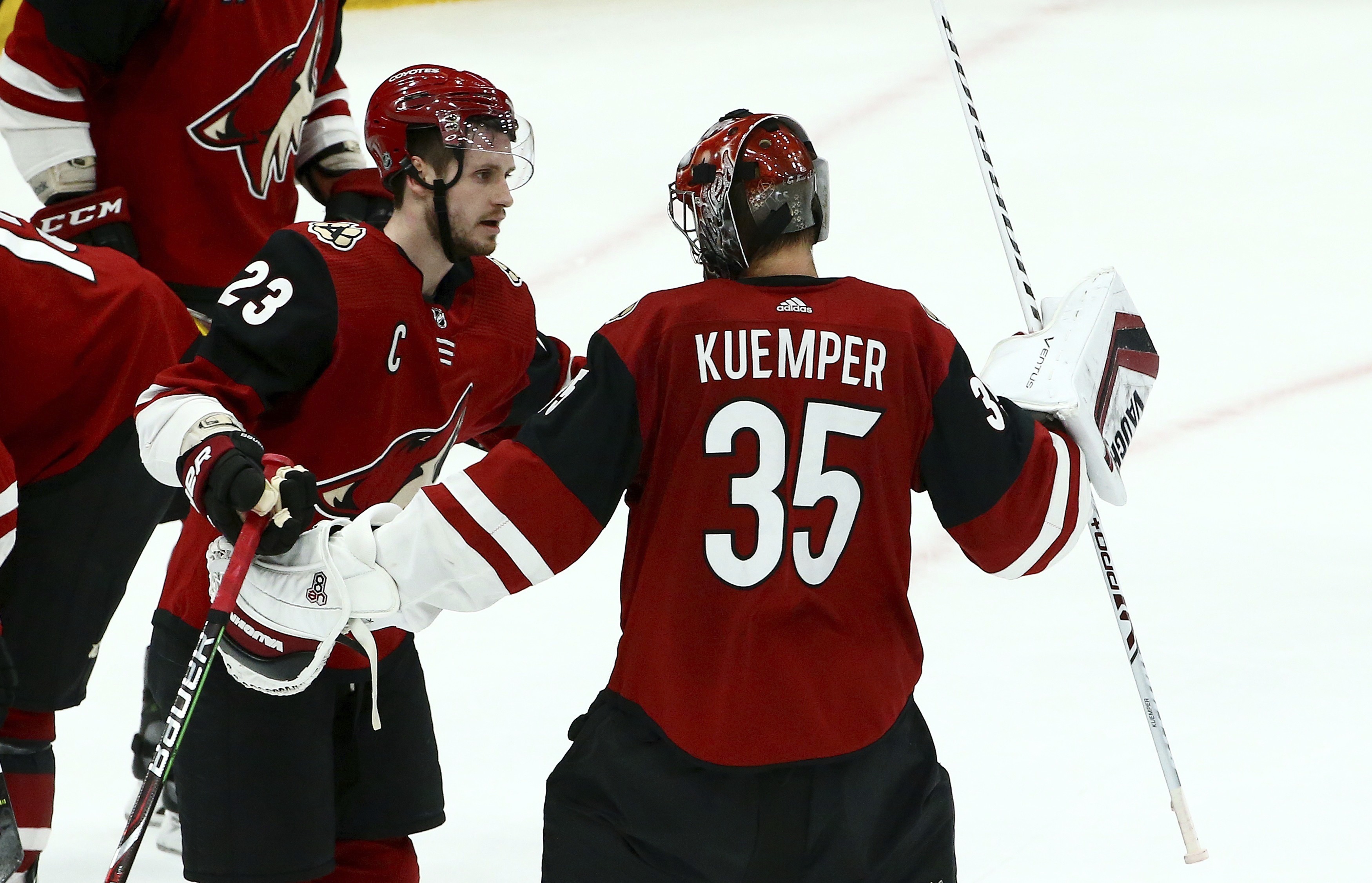 Cousins, Kuemper lead Coyotes to 1-0 win over Blackhawks