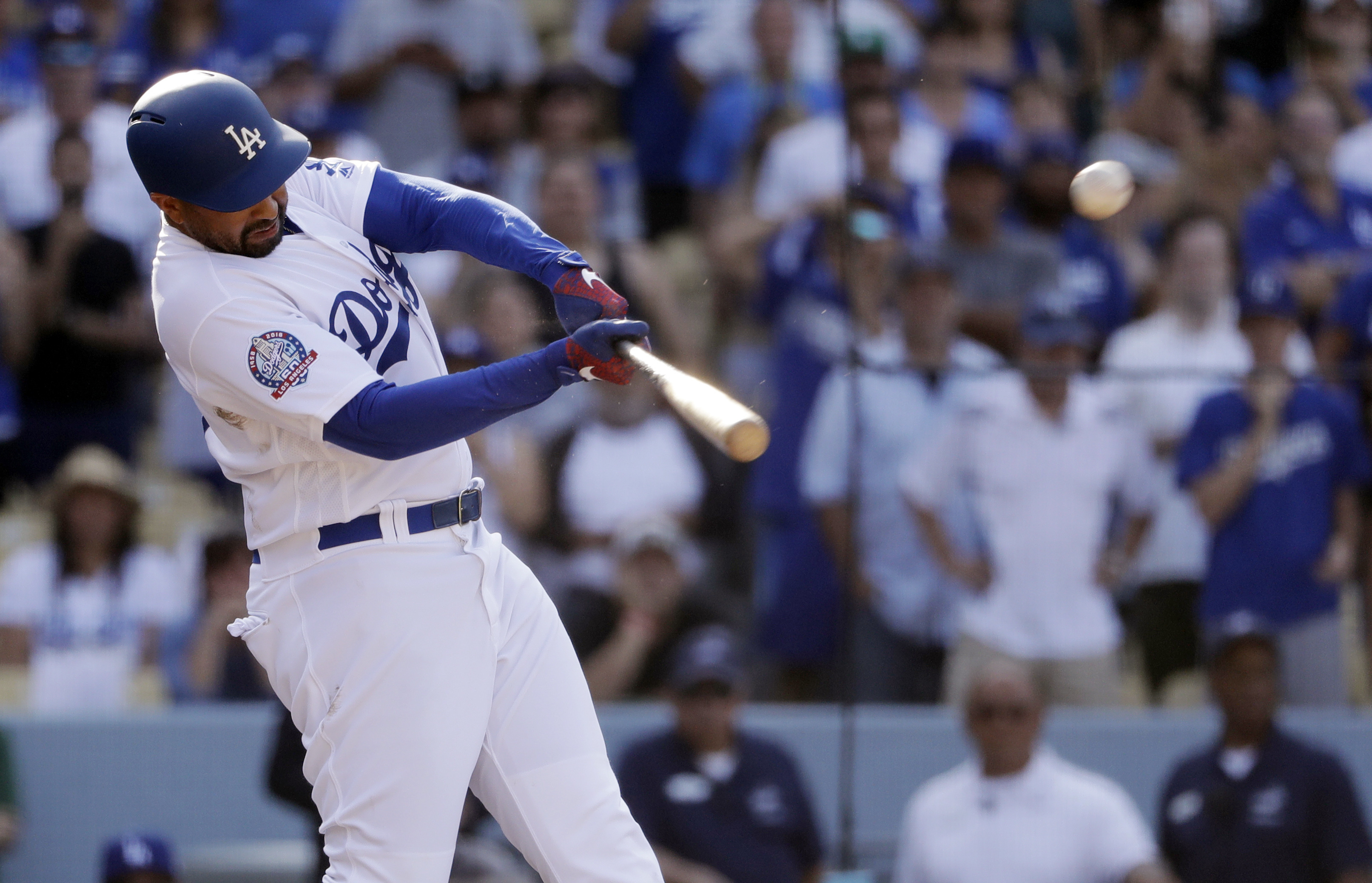 Kemp’s 2-run double in 9th rallies Dodgers past Diamondbacks