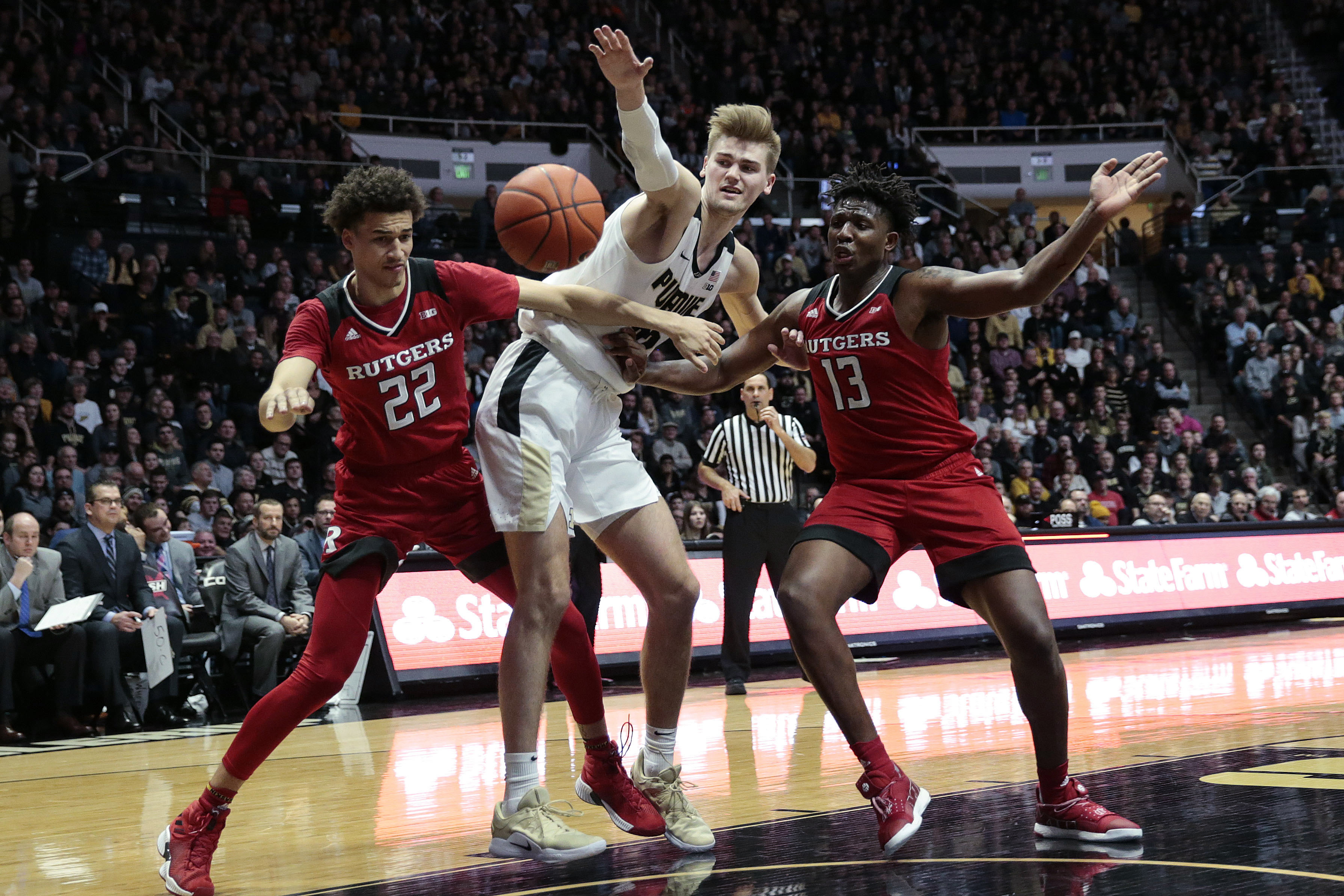 Edwards scores 19 points to lead Purdue over Rutgers 89-54