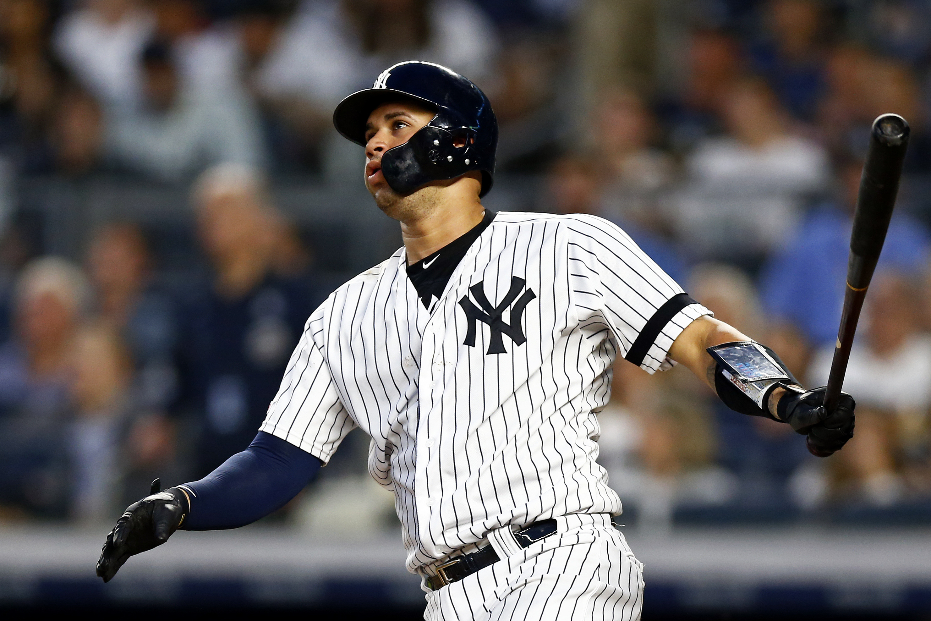 Yanks 4 HRs, win 6th in row 10-6; Astros lose 5th straight