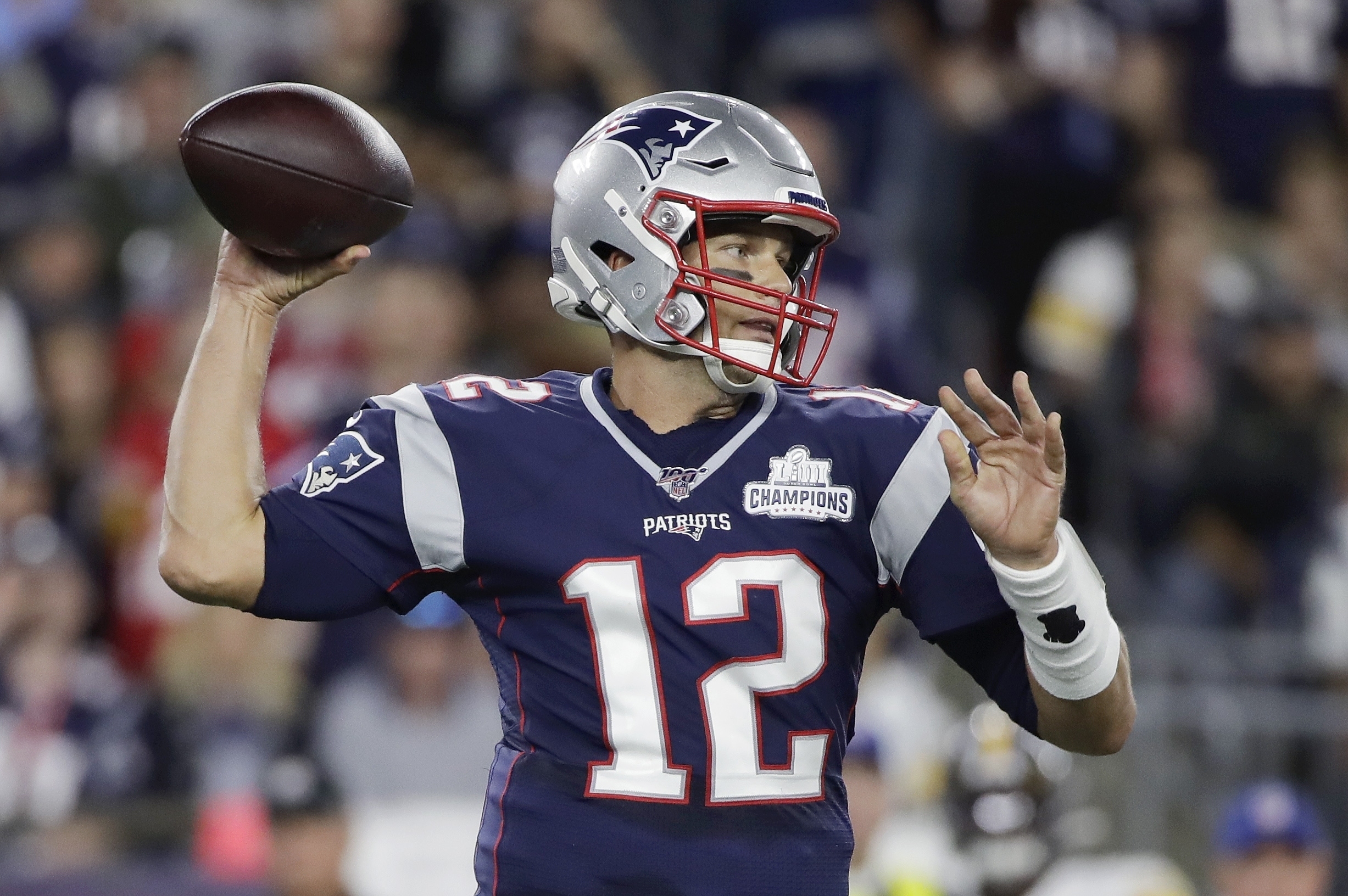 Dominating Patriots remain No. 1 in AP Pro32 poll