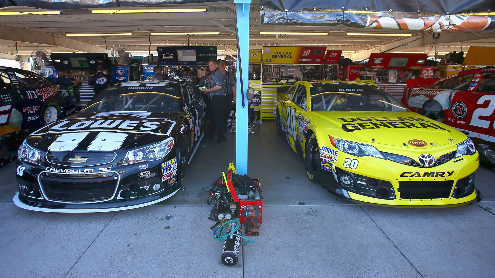 Feud of the week: Team vs. team in the Sprint Cup garage