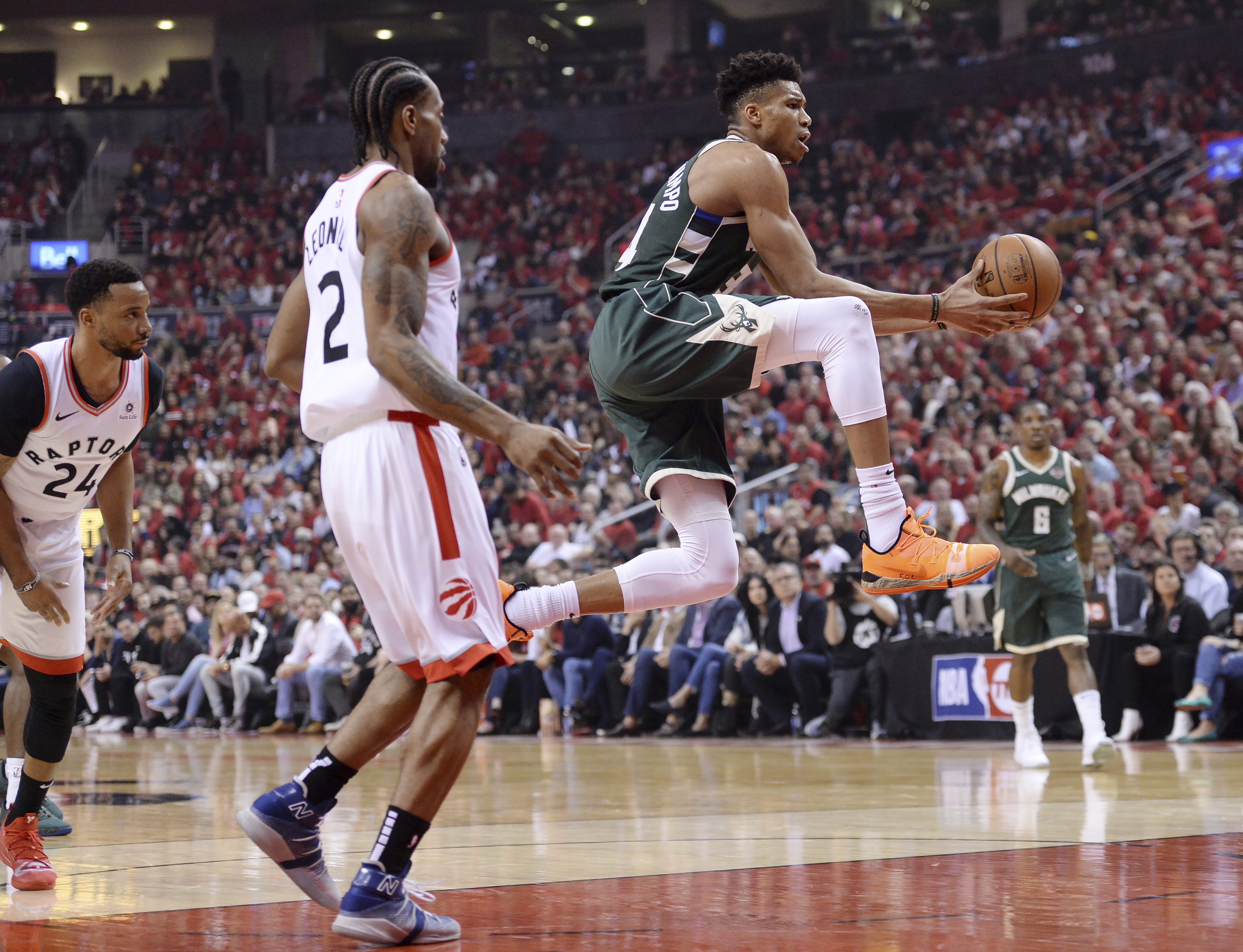 Antetokounmpo funds basketball court in fire-ravaged Greece