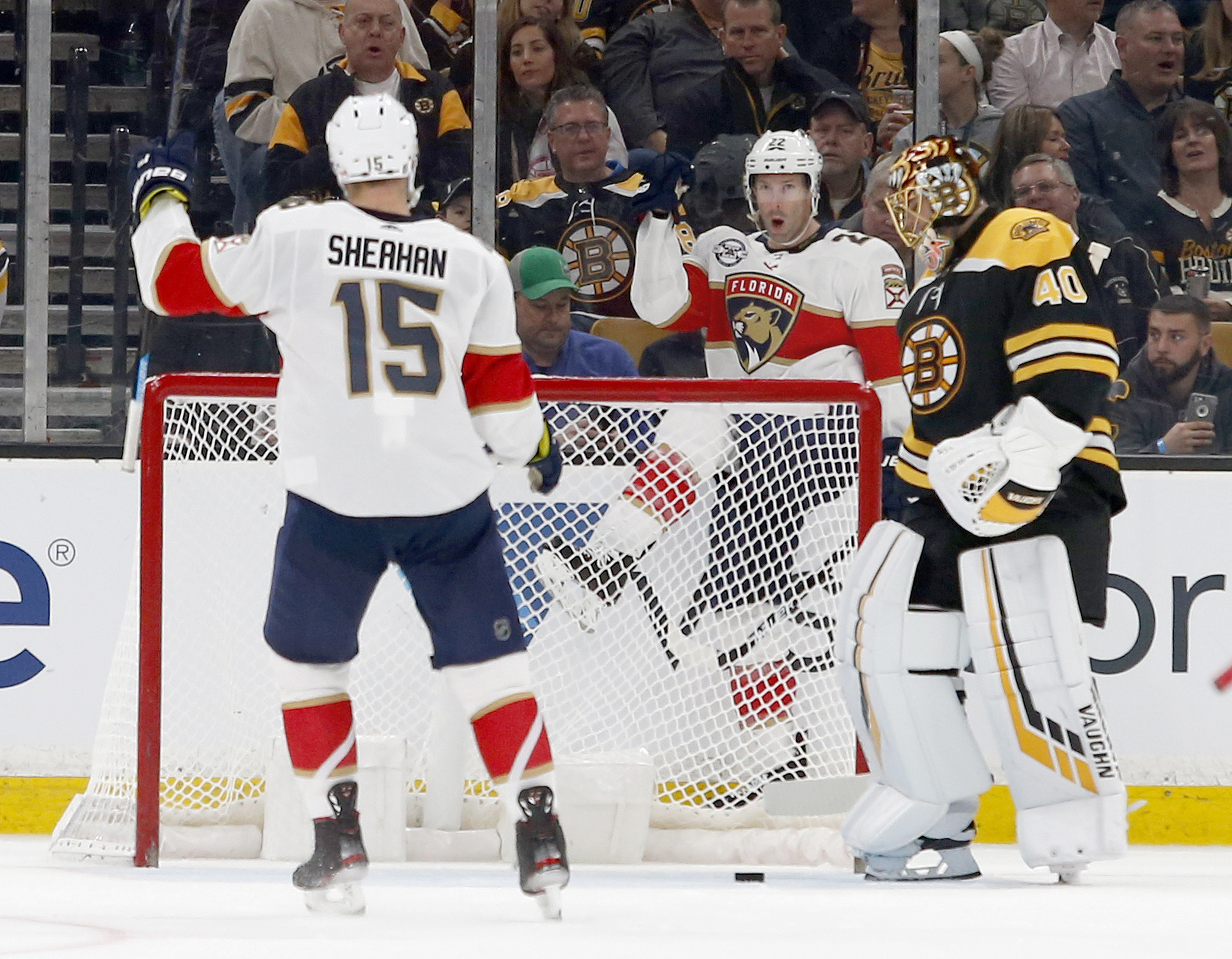 Panthers end Bruins’ home winning streak at 12