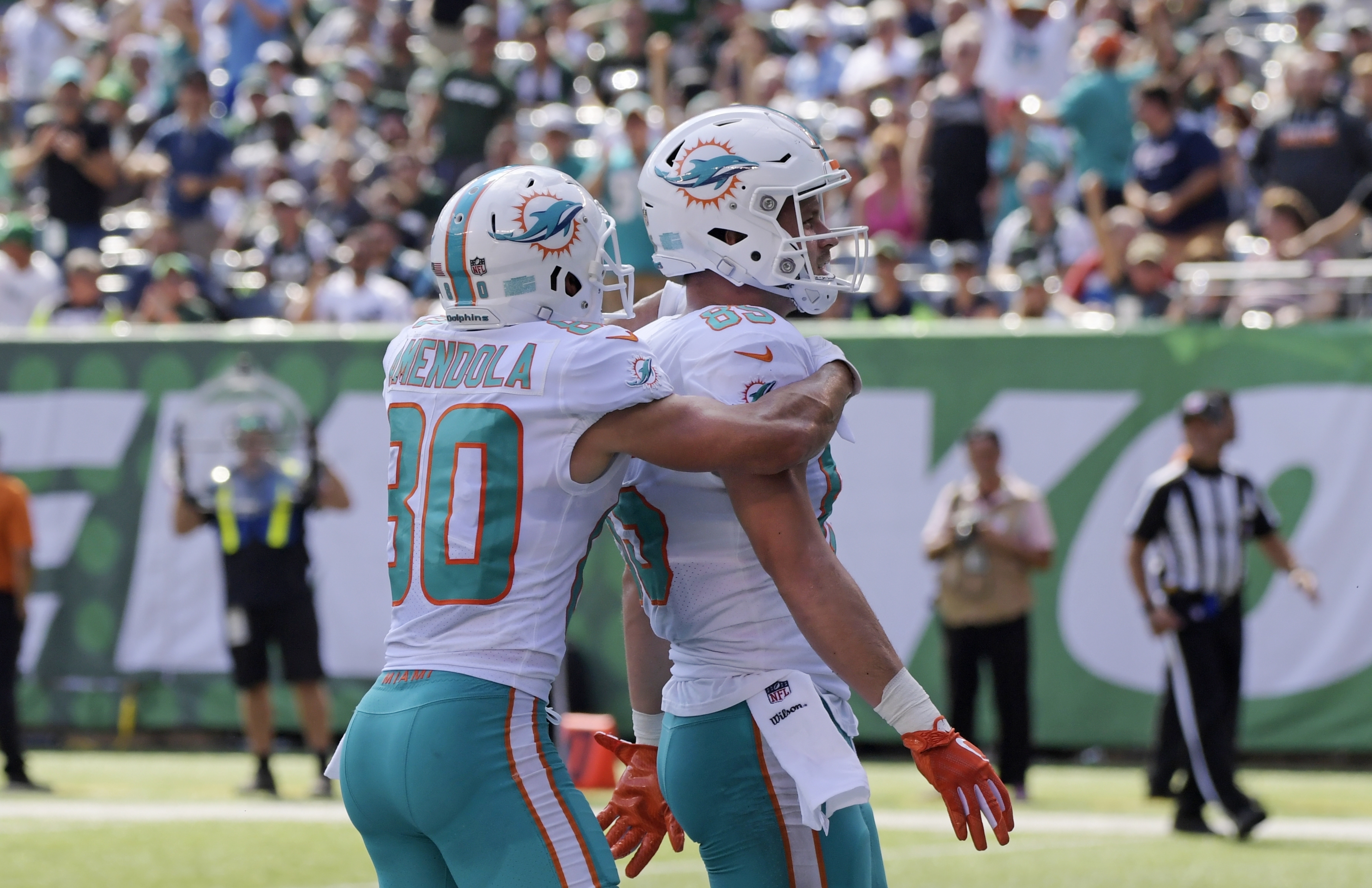 Tannehill, Dolphins top Darnold, mistake-prone Jets 20-12