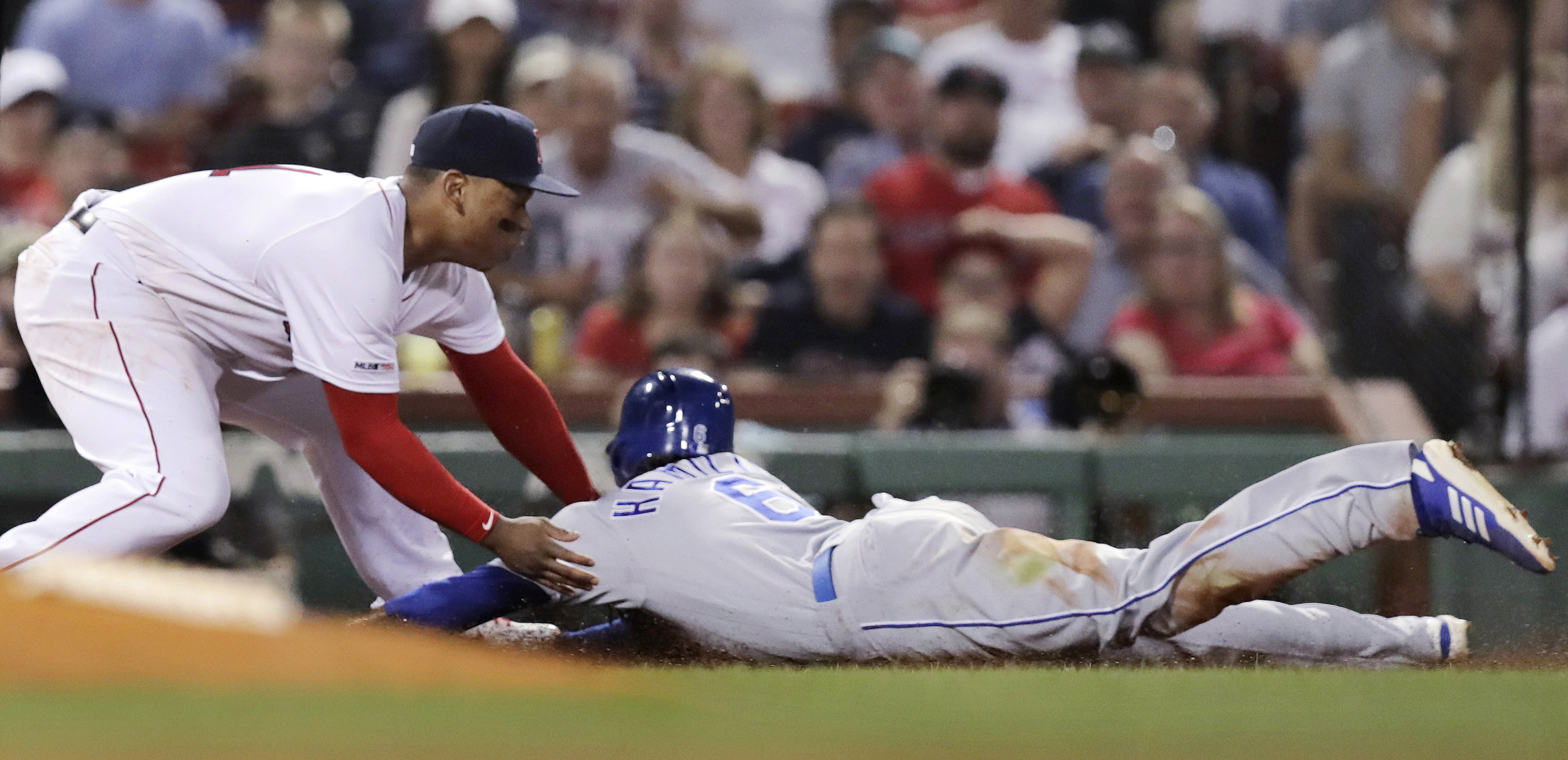 Royals speedy Hamilton has back-to-back plays overturned
