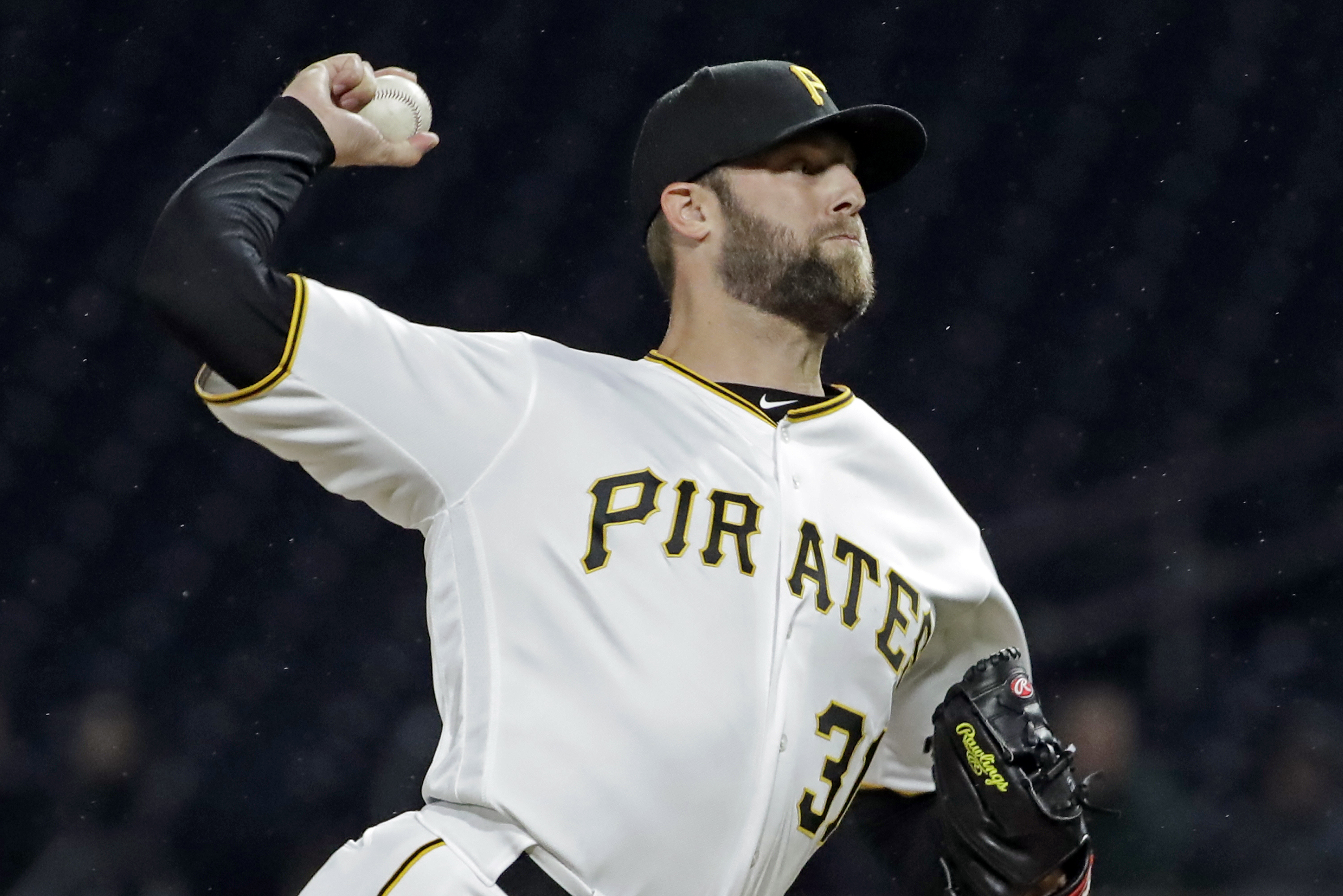 Lyles, Marte, González injured in Pirates’ win over Giants