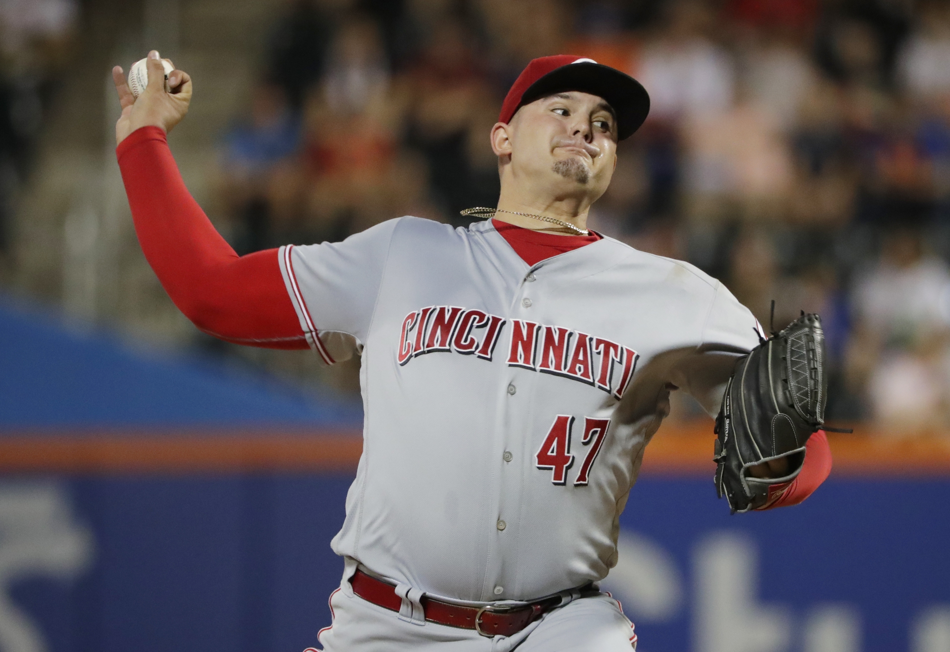 Romano wins in NY homecoming, Reds beat Mets 6-1