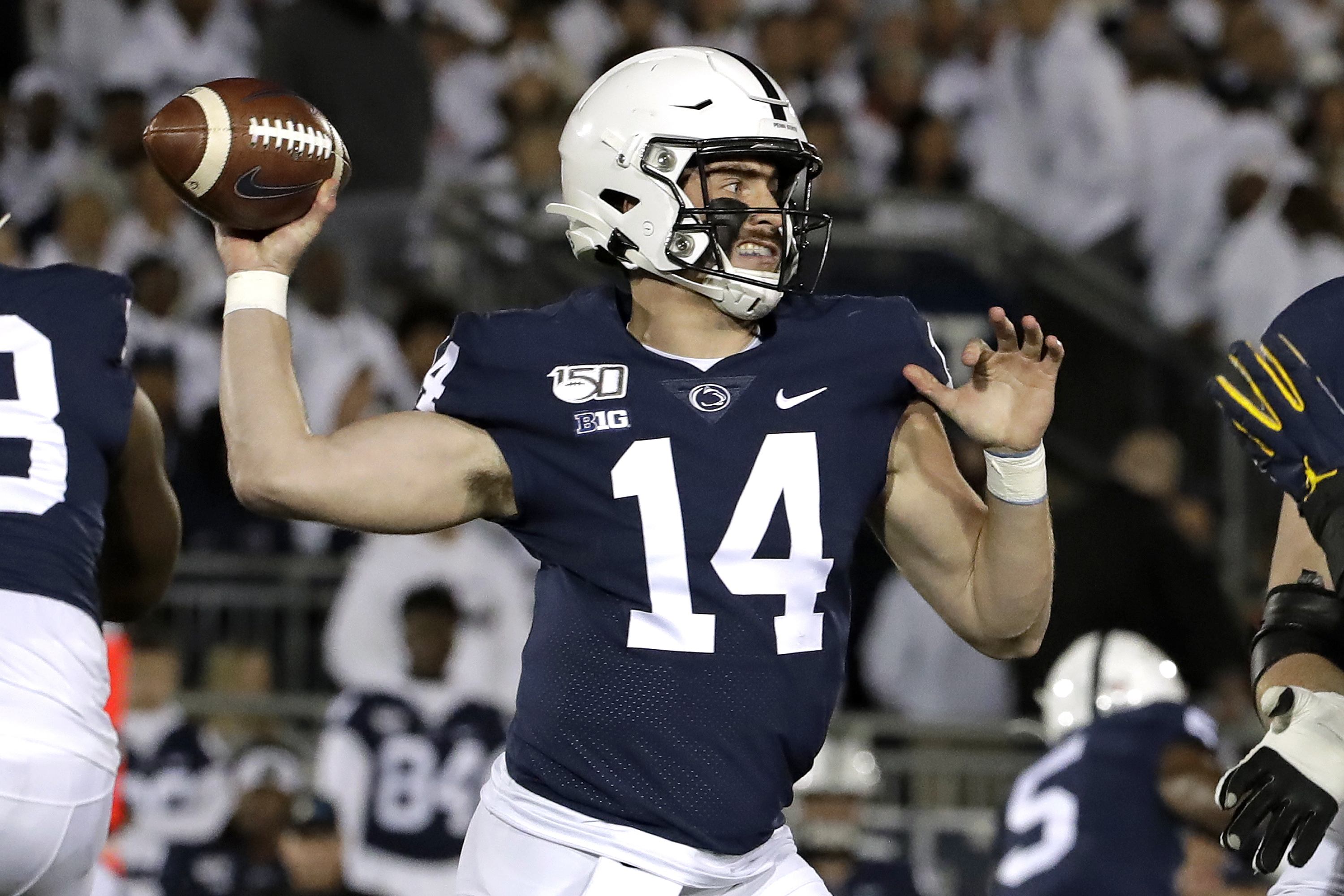 Clifford's 4 TDs lead No. 7 Penn State over No. 16 Michigan