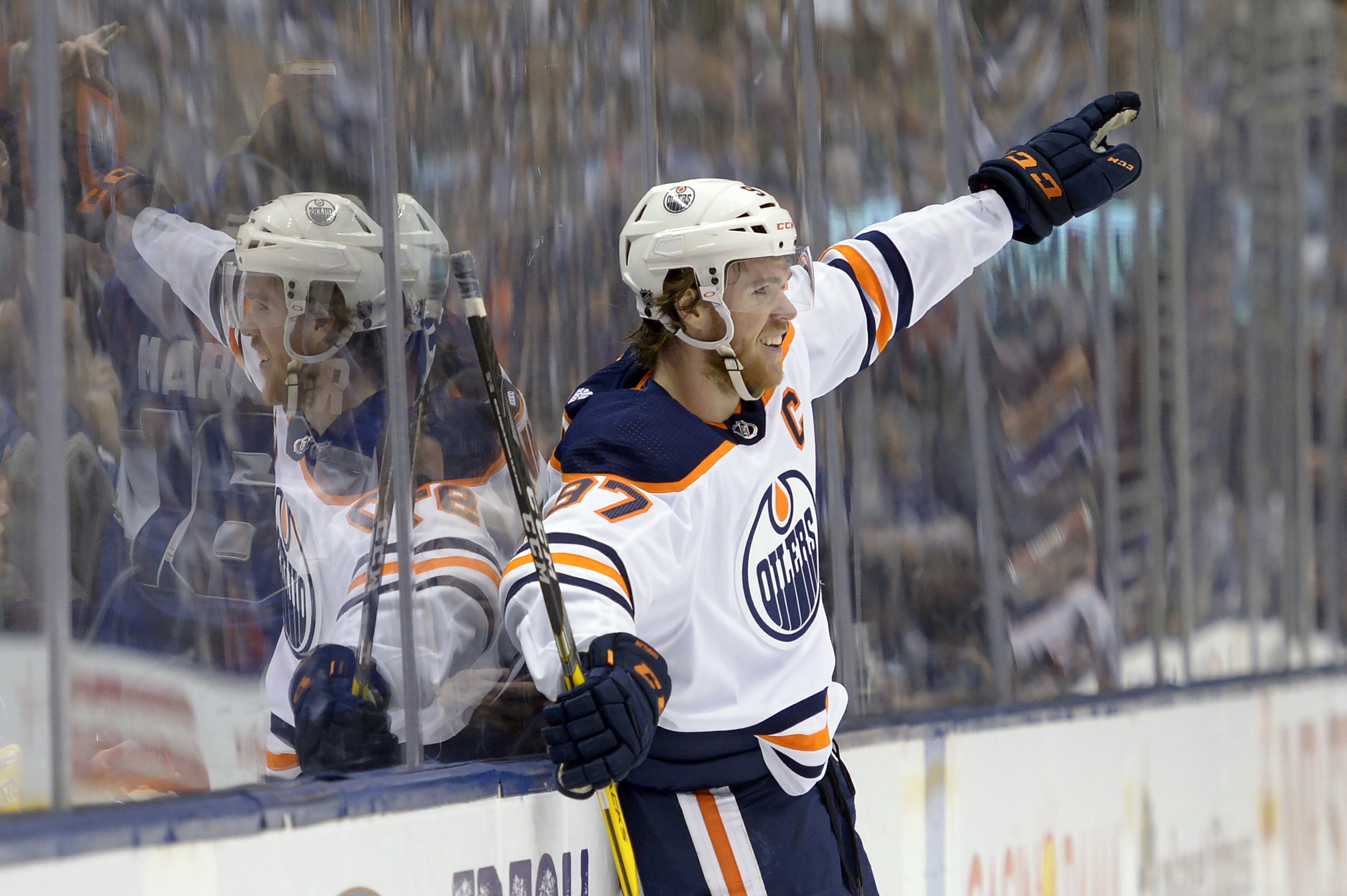 McDavid leads Oilers past Maple Leafs 6-4