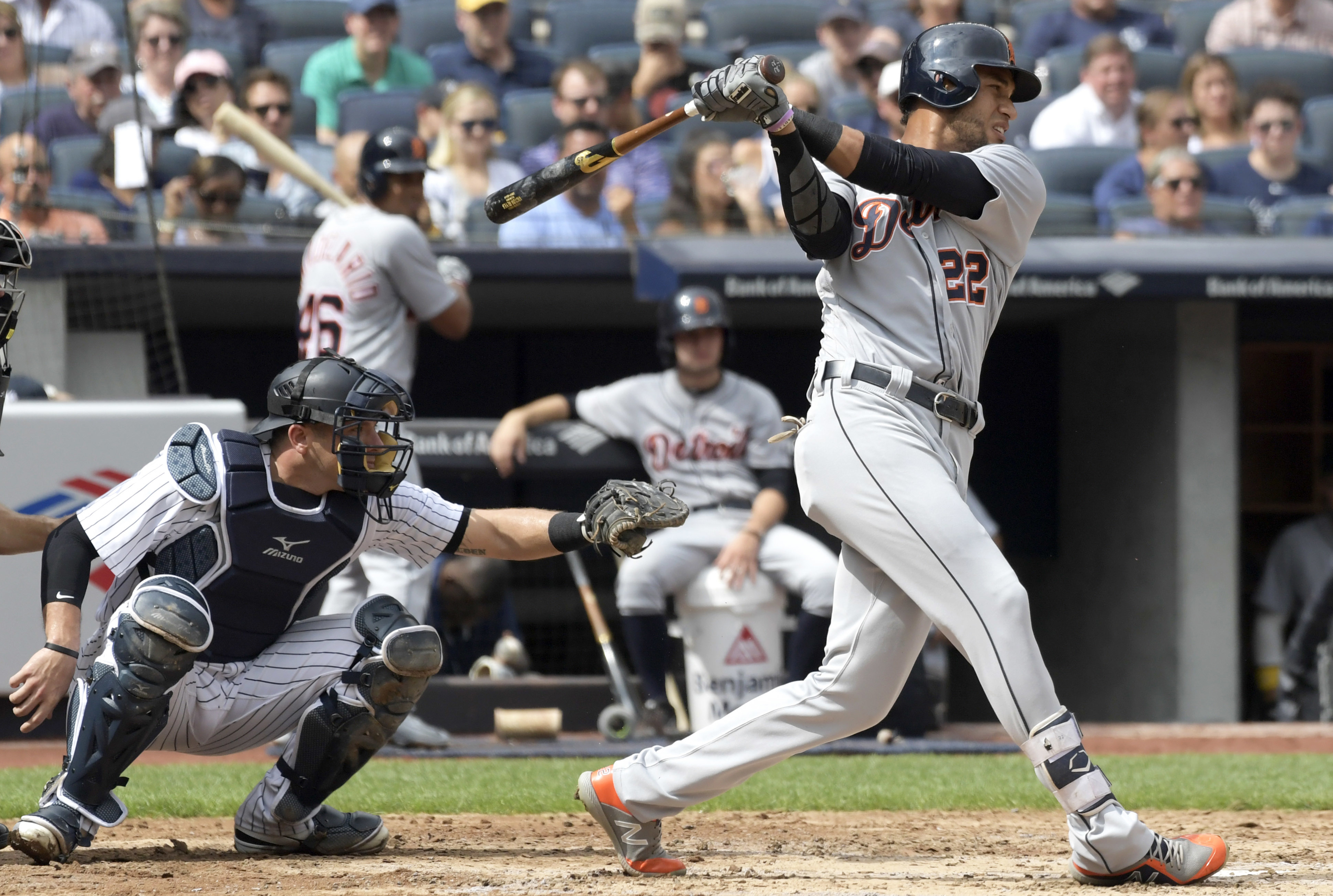 Reyes hits 1st HR, 3 RBIs as Tigers splits with Yankees 11-7