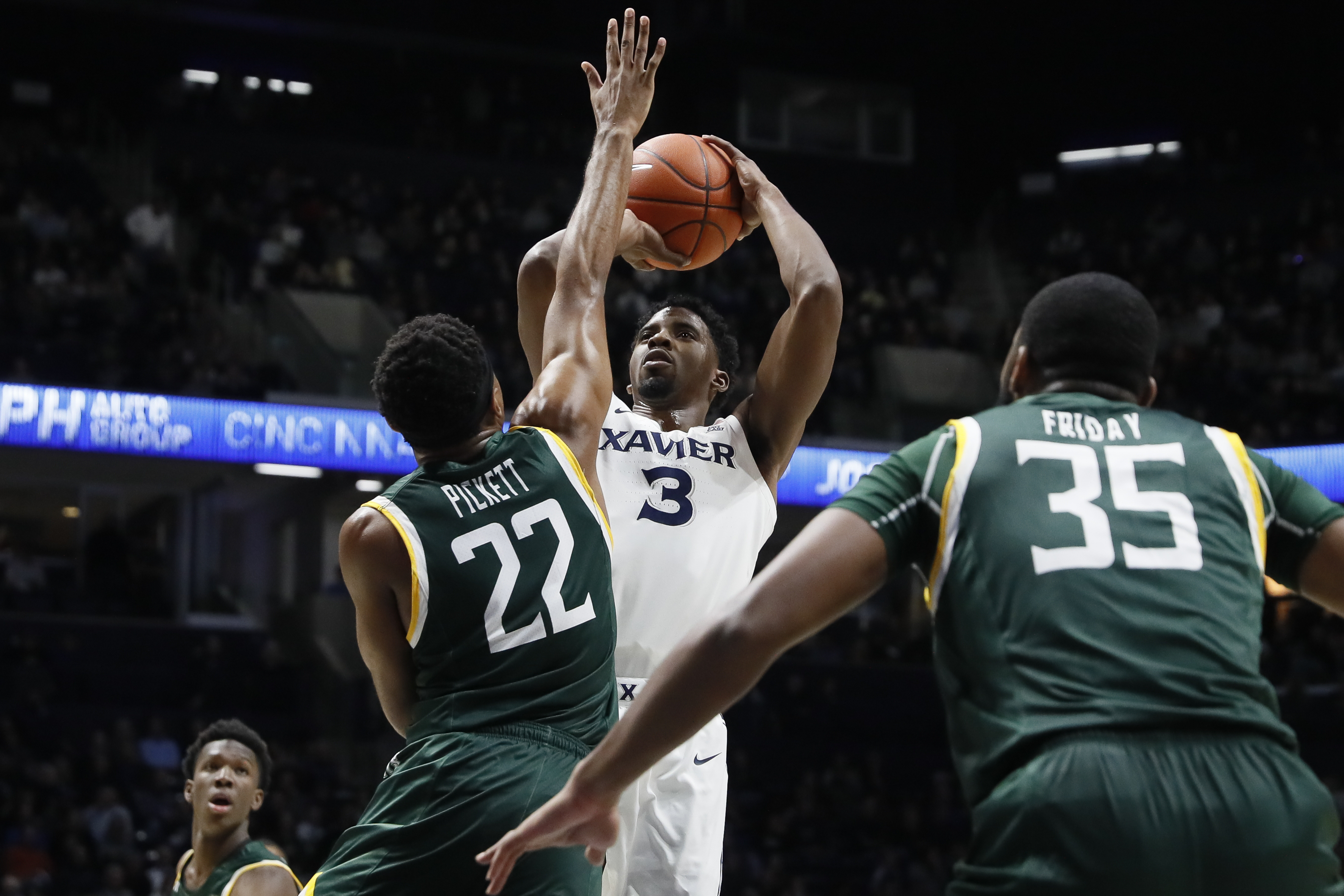 Marshall, Jones lead No. 19 Xavier to 81-63 win over Siena