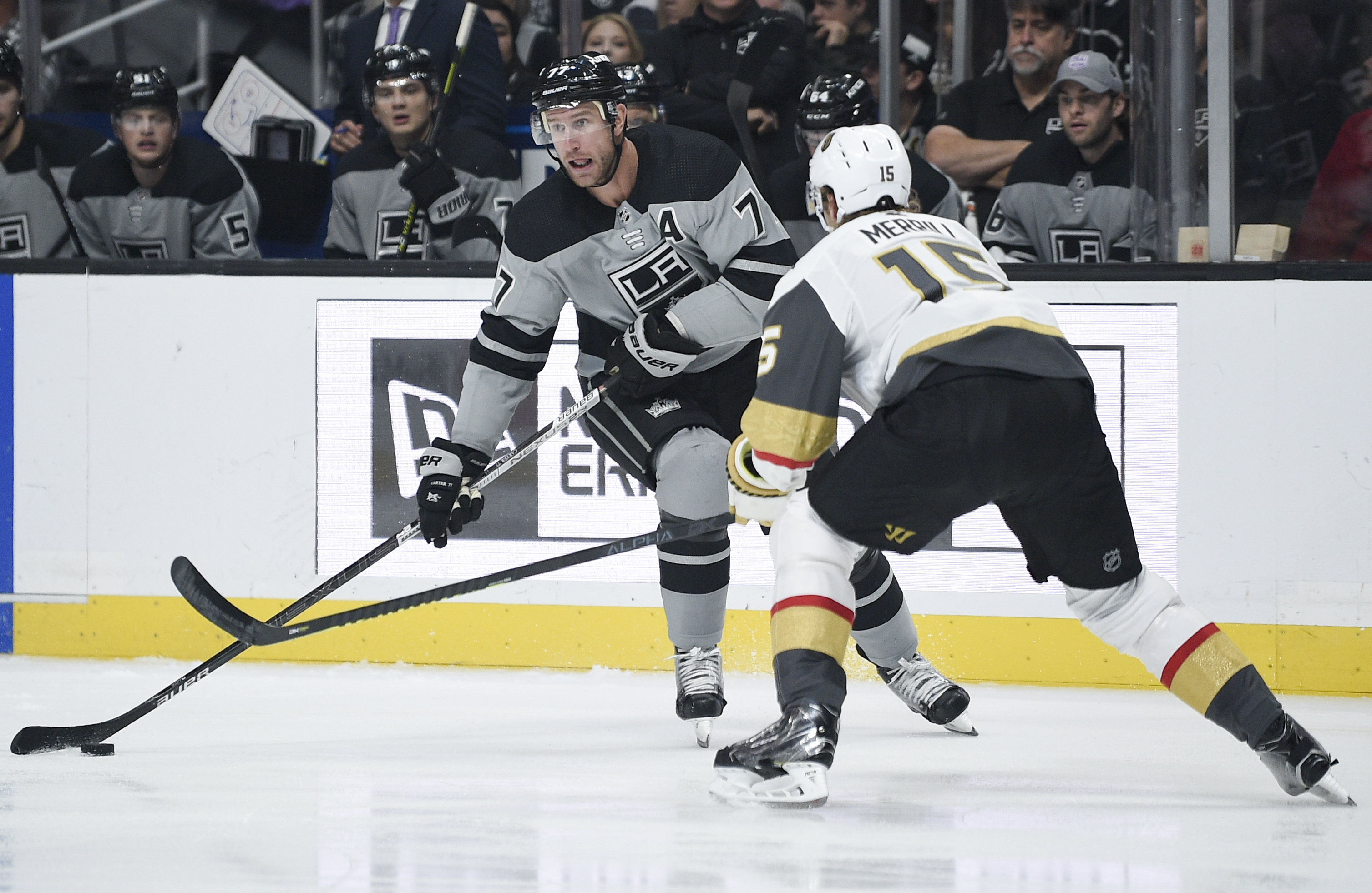 Carter gets winner in 1,000th game, Kings top Golden Knights
