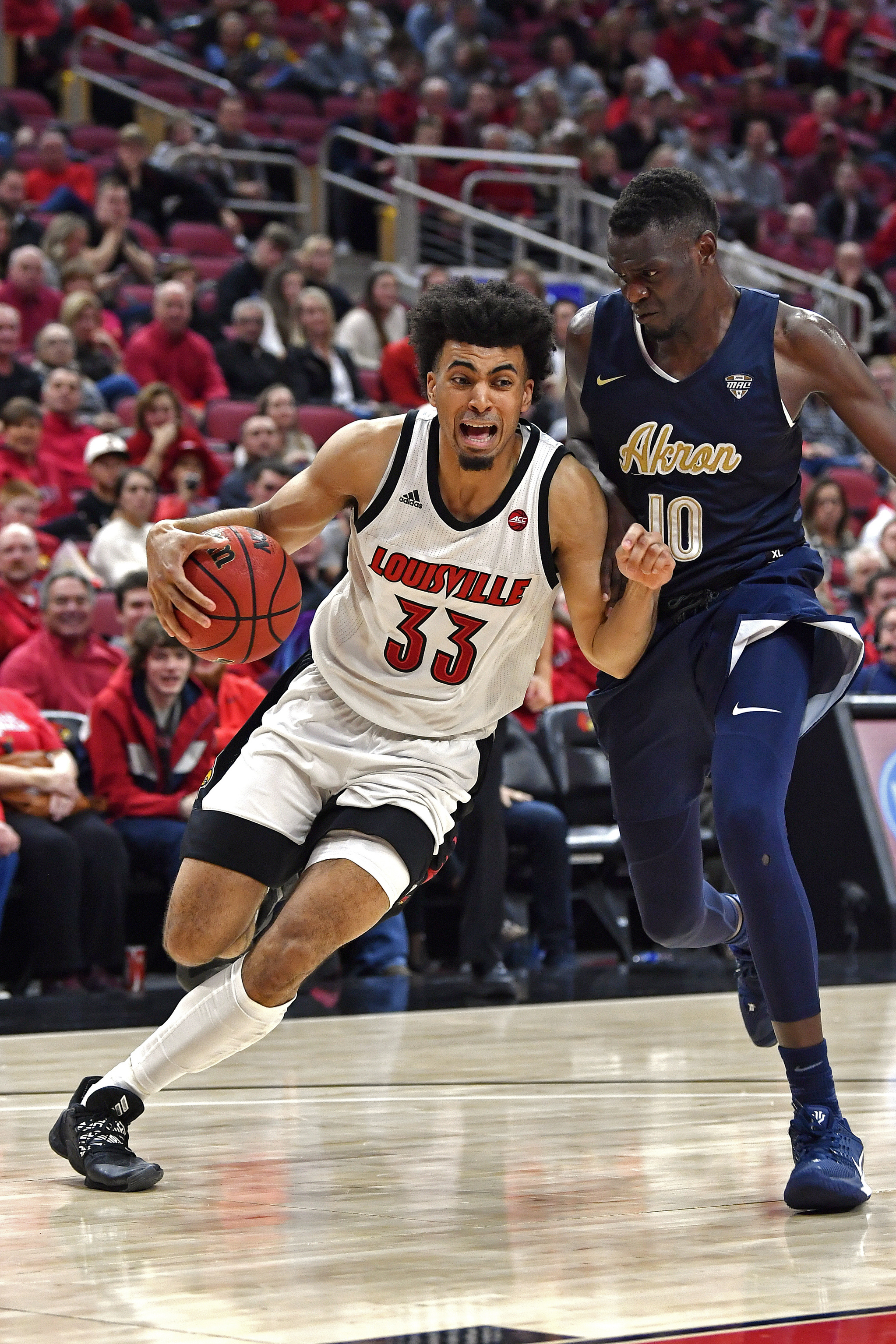 No. 2 Louisville escapes with 82-76 victory over Akron