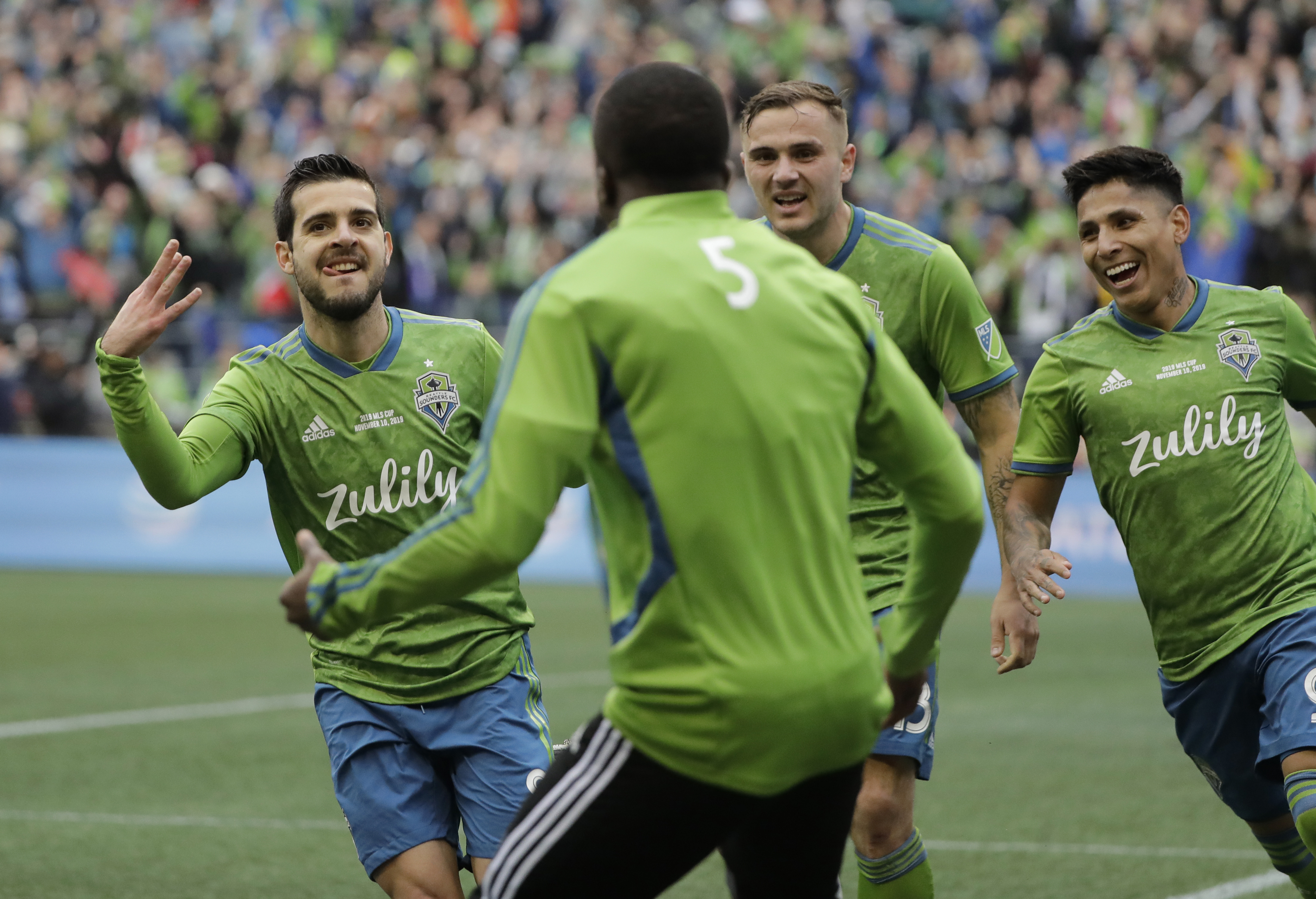 Sounders claim 2nd title in 4 years, beating Toronto FC 3-1