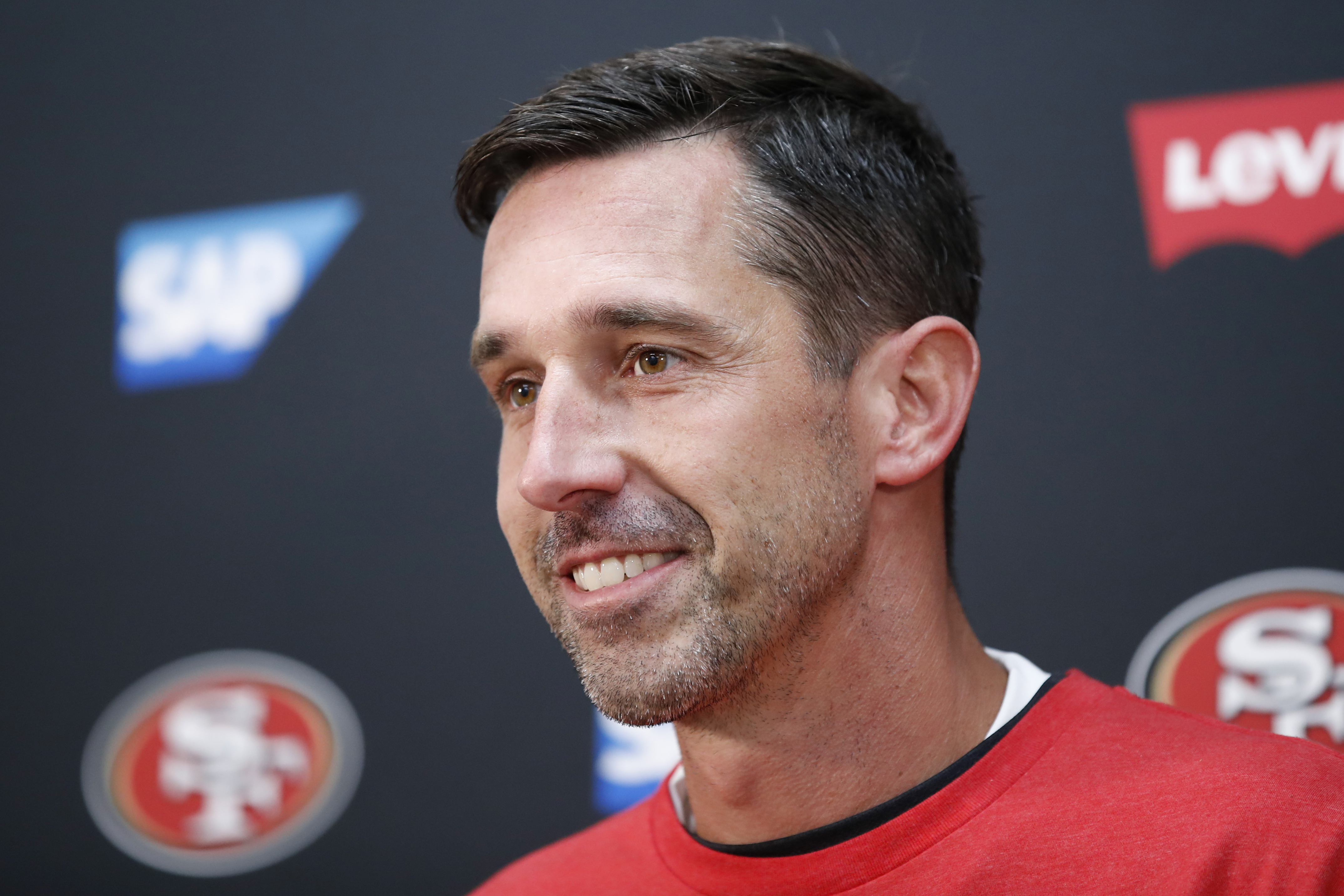 Kyle Shanahan honors dad Mike after 49ers beat Redskins