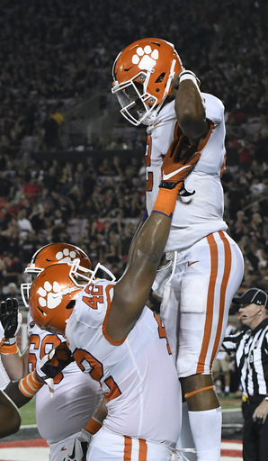 AP Top 25: Defending champion Clemson makes move to No. 2