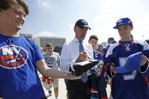 Fans' delight: Islanders back at Nassau Coliseum for a day