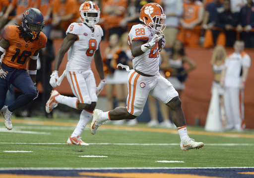 Clemson QB suffers concussion late in first half at Syracuse