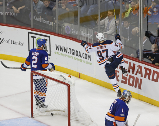 McDavid scores quickly in OT, Oilers beat Islanders 2-1