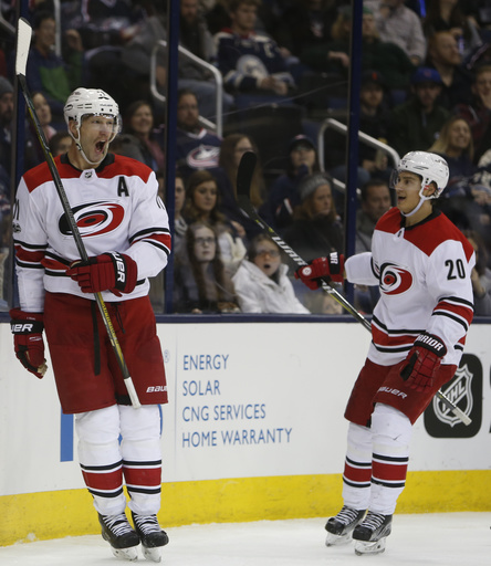 Staal scores twice as Carolina beats Columbus 3-1 (Nov 10, 2017)