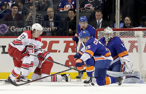 Boychuk's go-ahead goal helps Islanders beat Hurricanes 6-4 (Nov 16, 2017)