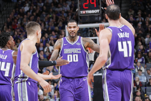 Kings bounce back from 46-point loss to beat Blazers 86-82 (Nov 17, 2017)