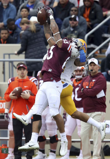 Late goal-line stand lifts Virginia Tech past Pitt 20-14 (Nov 18, 2017)