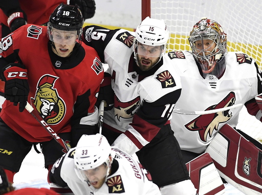 Anthony Duclair has hat trick, Coyotes beat Sen 3-2 in OT (Nov 18, 2017)