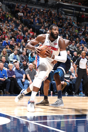 Drummond scores 20 points, Pistons outlast T-Wolves 100-97 (Nov 19, 2017)