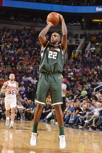 Middleton scores 40 points, Bucks beat Suns in OT (Nov 22, 2017)