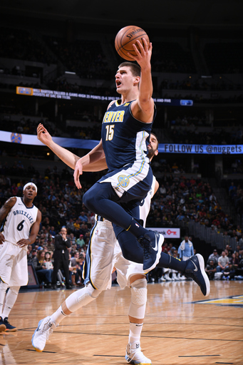 Nikolo Jokic scores 28 points, Nuggets beat Grizzlies 104-92 (Nov 24, 2017)