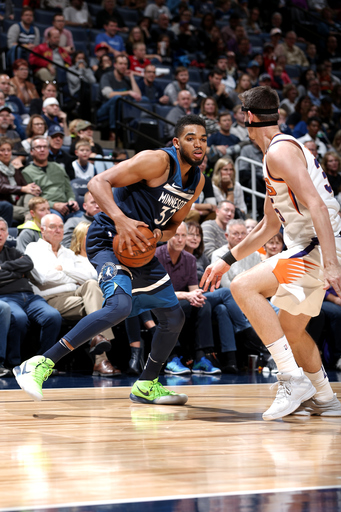 Towns scores 32 points, T-Wolves beat Booker-less Suns (Nov 26, 2017)