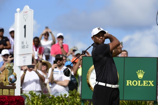 Woods returns with solid round and good start in Bahamas