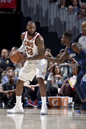 James takes over as Cavaliers win 11th straight (Dec 02, 2017)