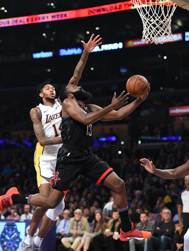 Rockets roll to 7th straight with 118-95 win over Lakers (Dec 03, 2017)