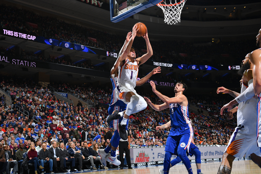 Booker scores 46 to lift Suns past 76ers 115-101 (Dec 04, 2017)